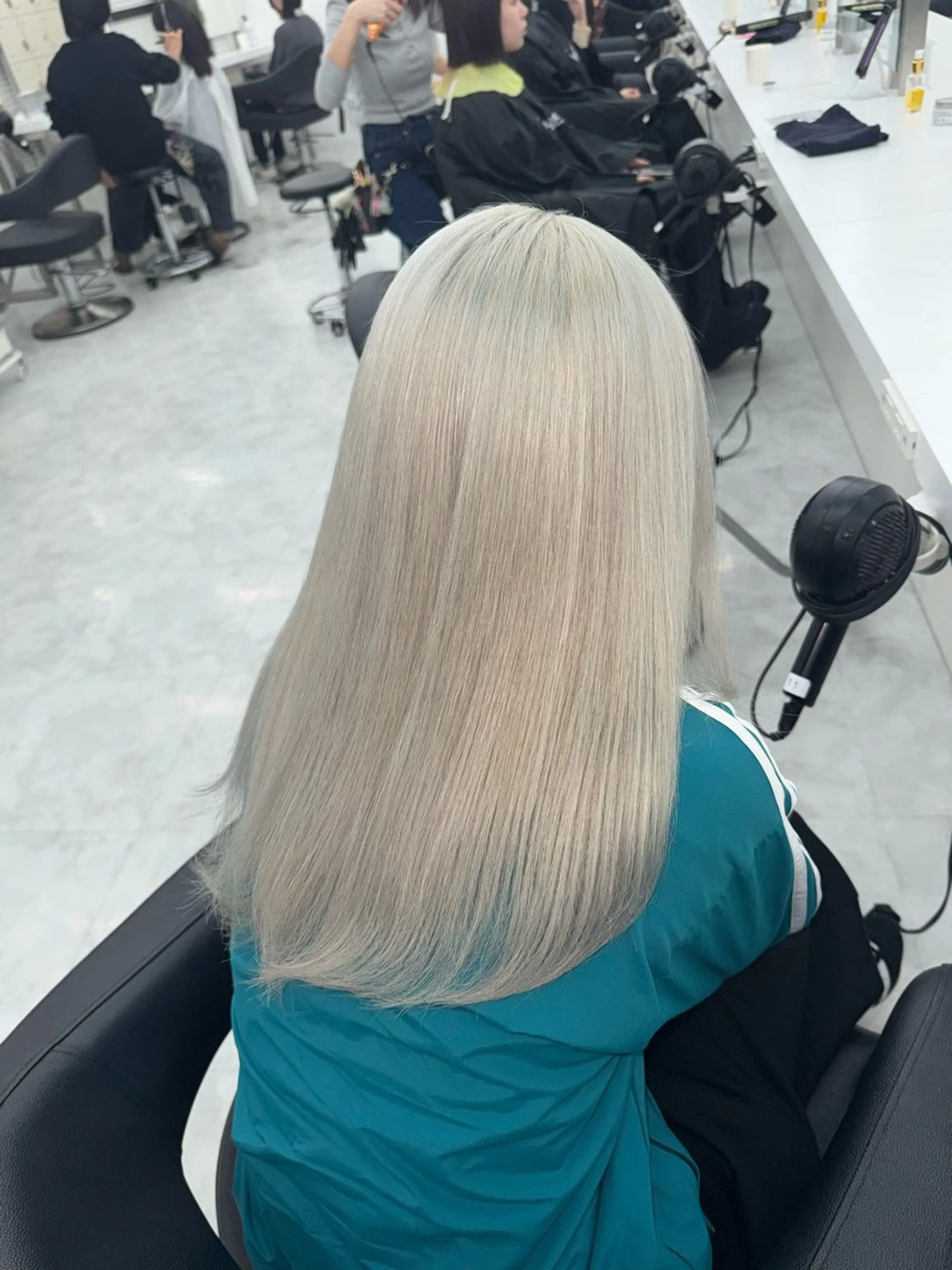 カラー ヘアカラー 🌛ハイトーン/ ブロンド🩶MANAのヘアスタイル