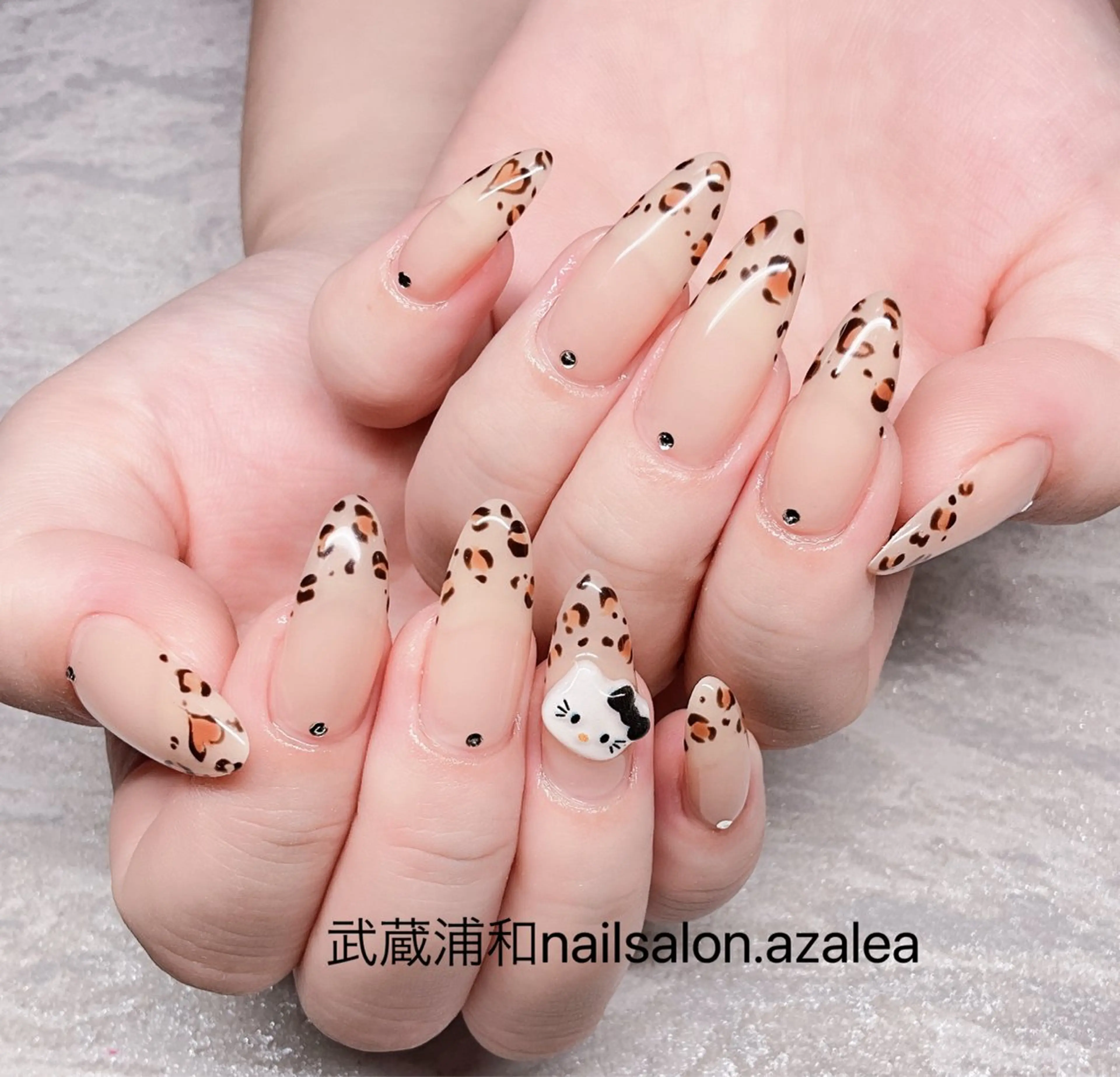 ネイル ハンドネイル R inのネイルデザイン