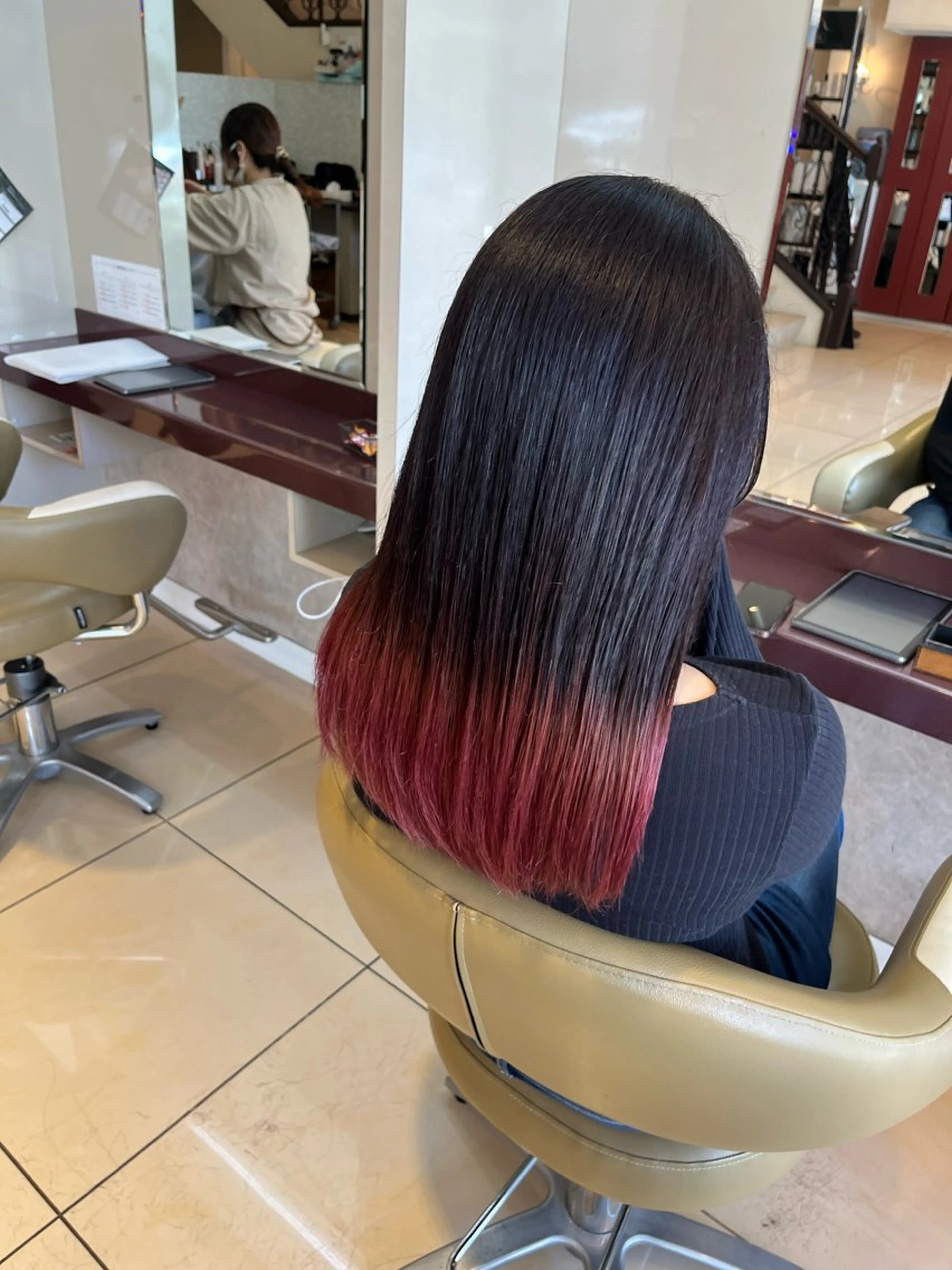 ロング ヘアカラー トリートメント 八重樫 夢愛のヘアスタイル