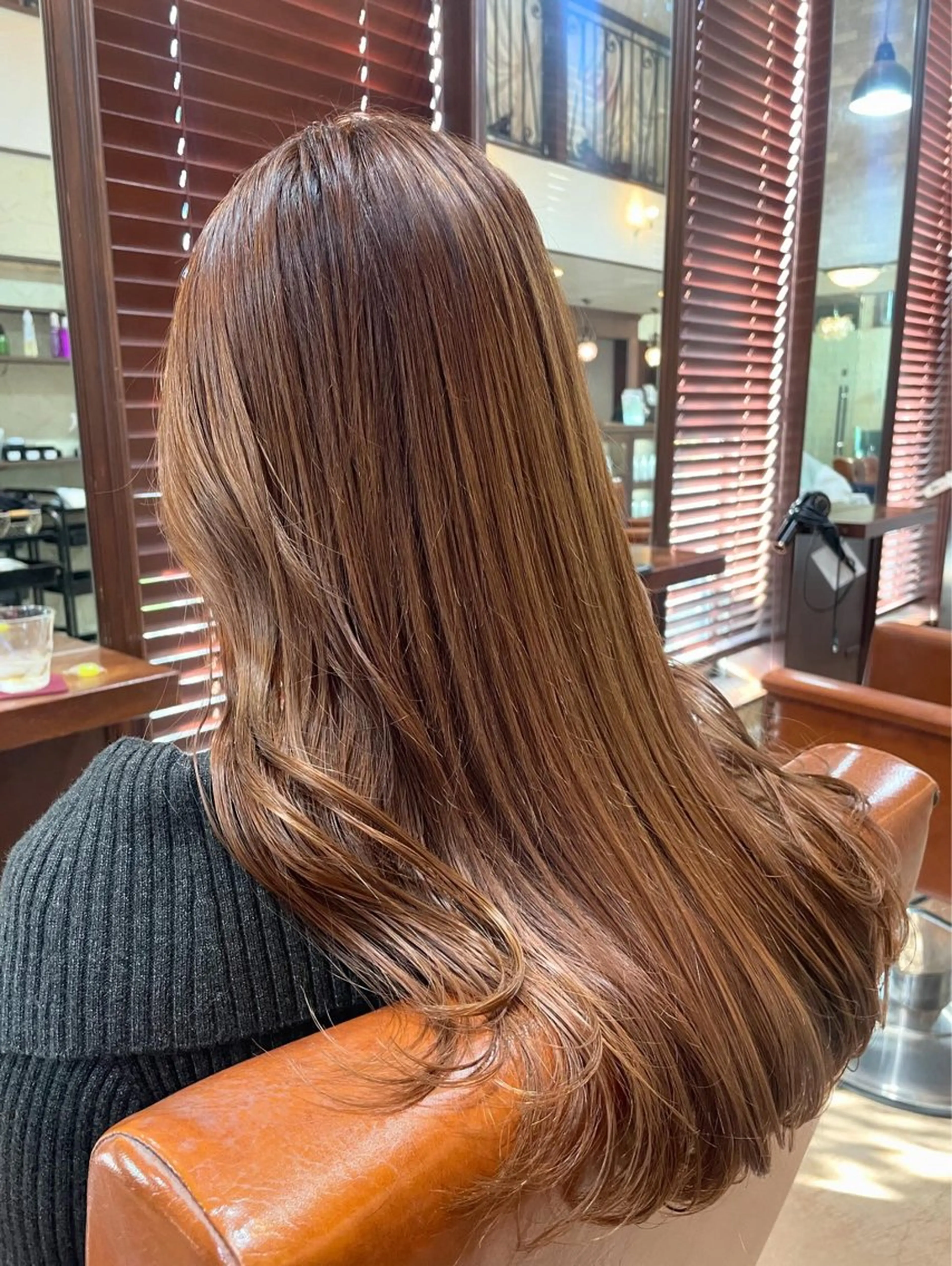 ロング カット ヘアカラー トリートメント hair make apt mocalabel所属・apt オクムラのヘアスタイル