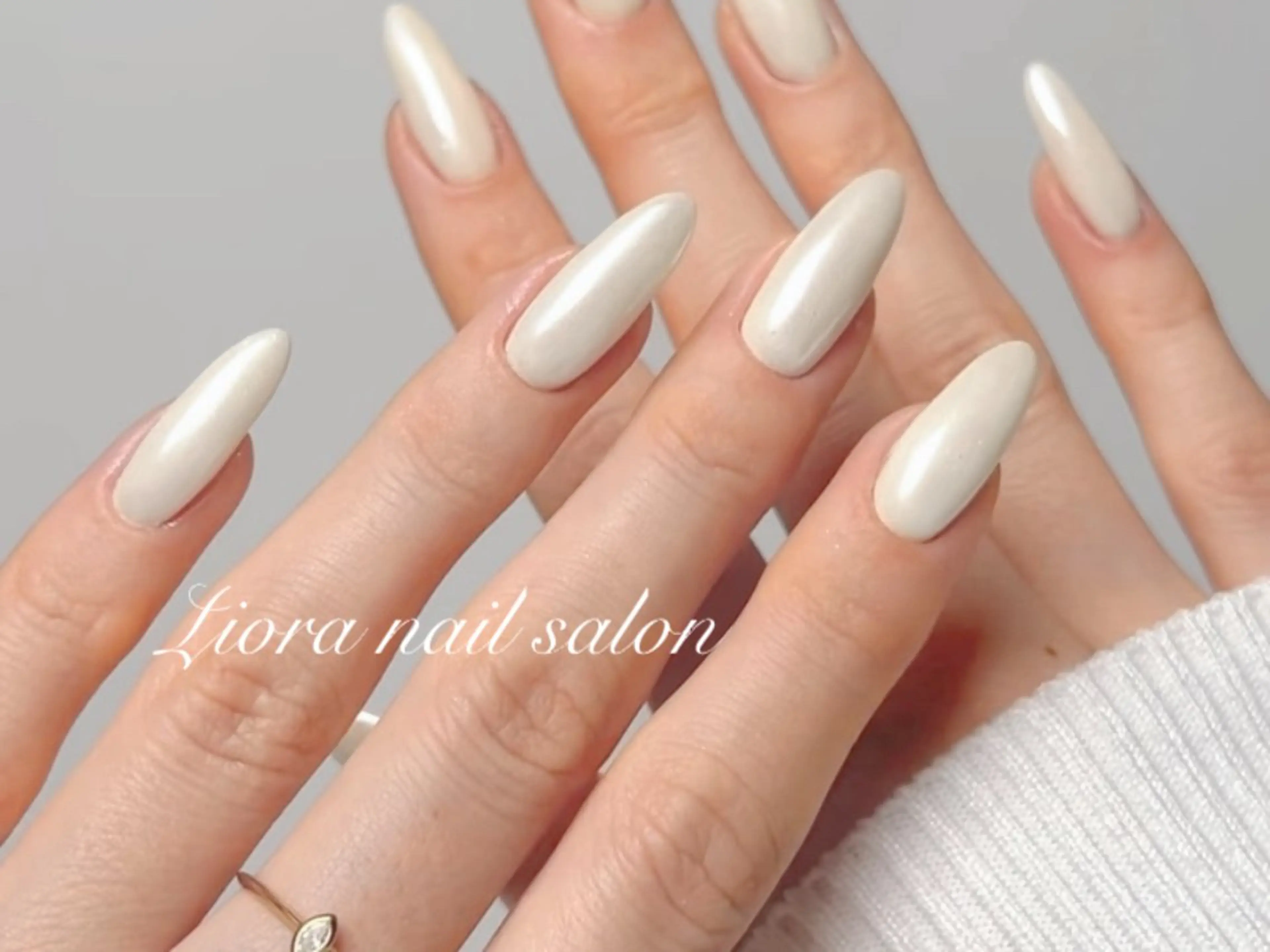 ネイル フレンチネイル ジェルネイル ガーリー グラデーション キラキラネイル ハンドネイル Liora nail 1のネイルデザイン