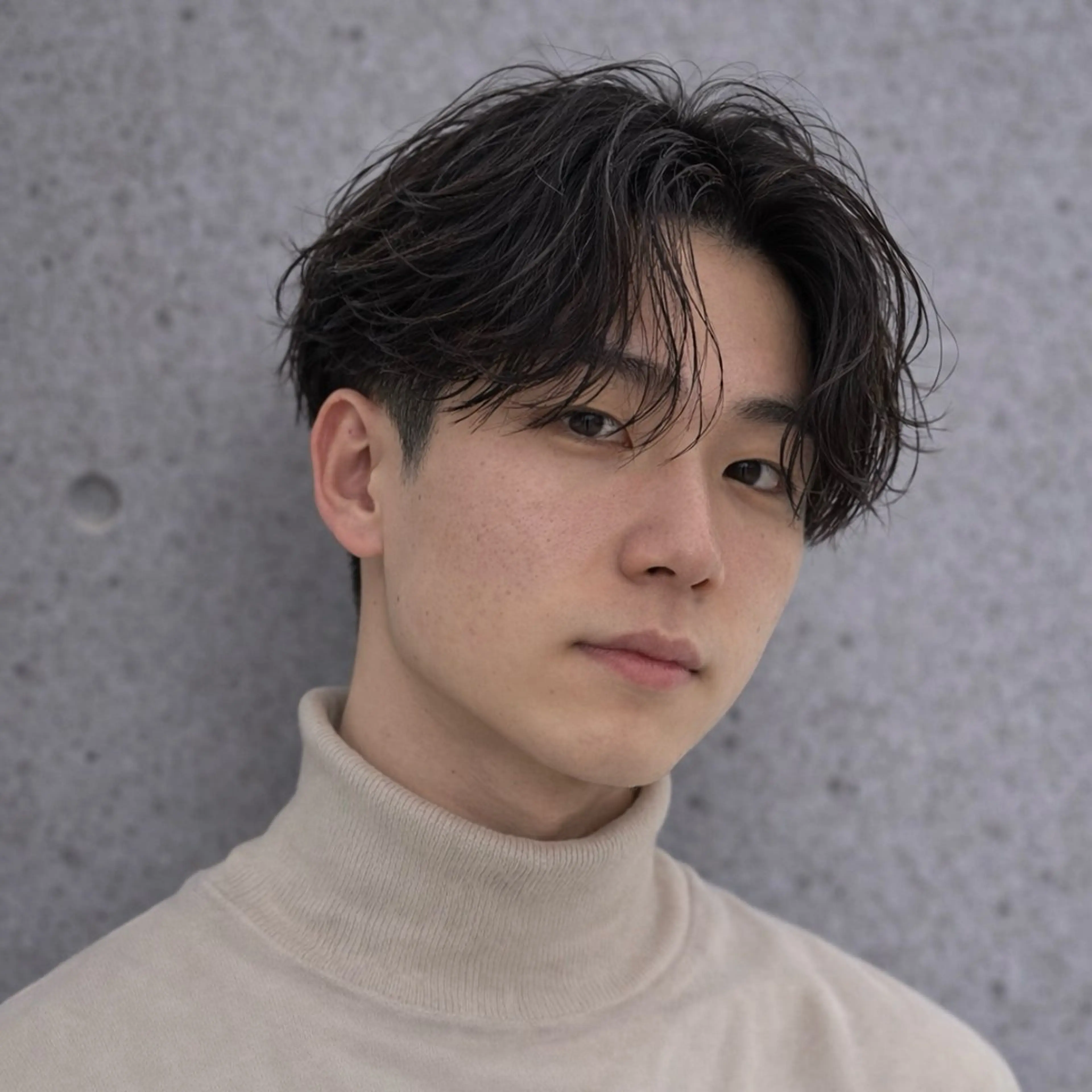 ミディアム パーマ メンズ センターパート カット パーマ ヘッドスパ AMRITA所属・men'sモテ 髪🫧ｼｵﾝのヘアスタイル