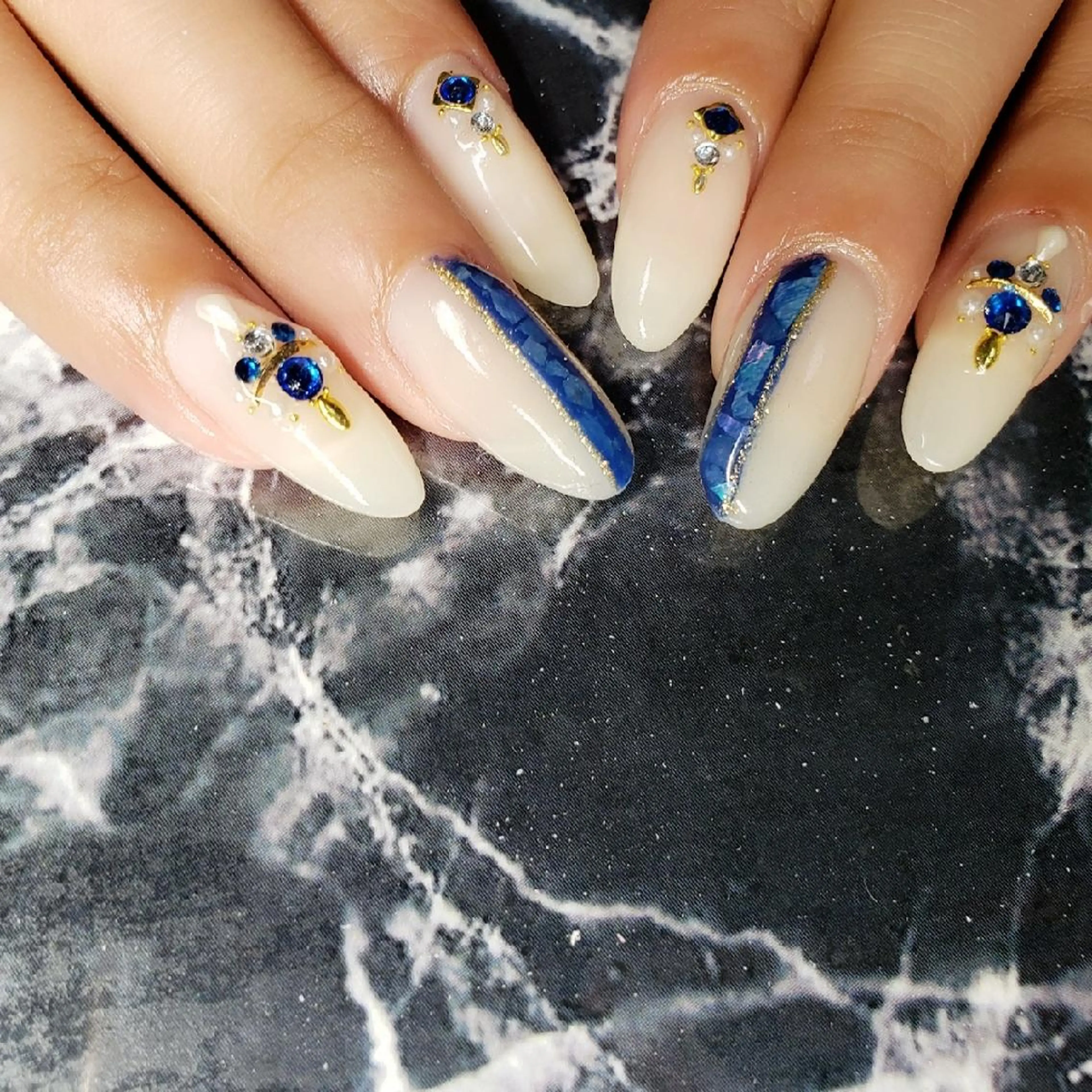 セミロング ネイル ハンドネイル クロキ 。のネイルデザイン