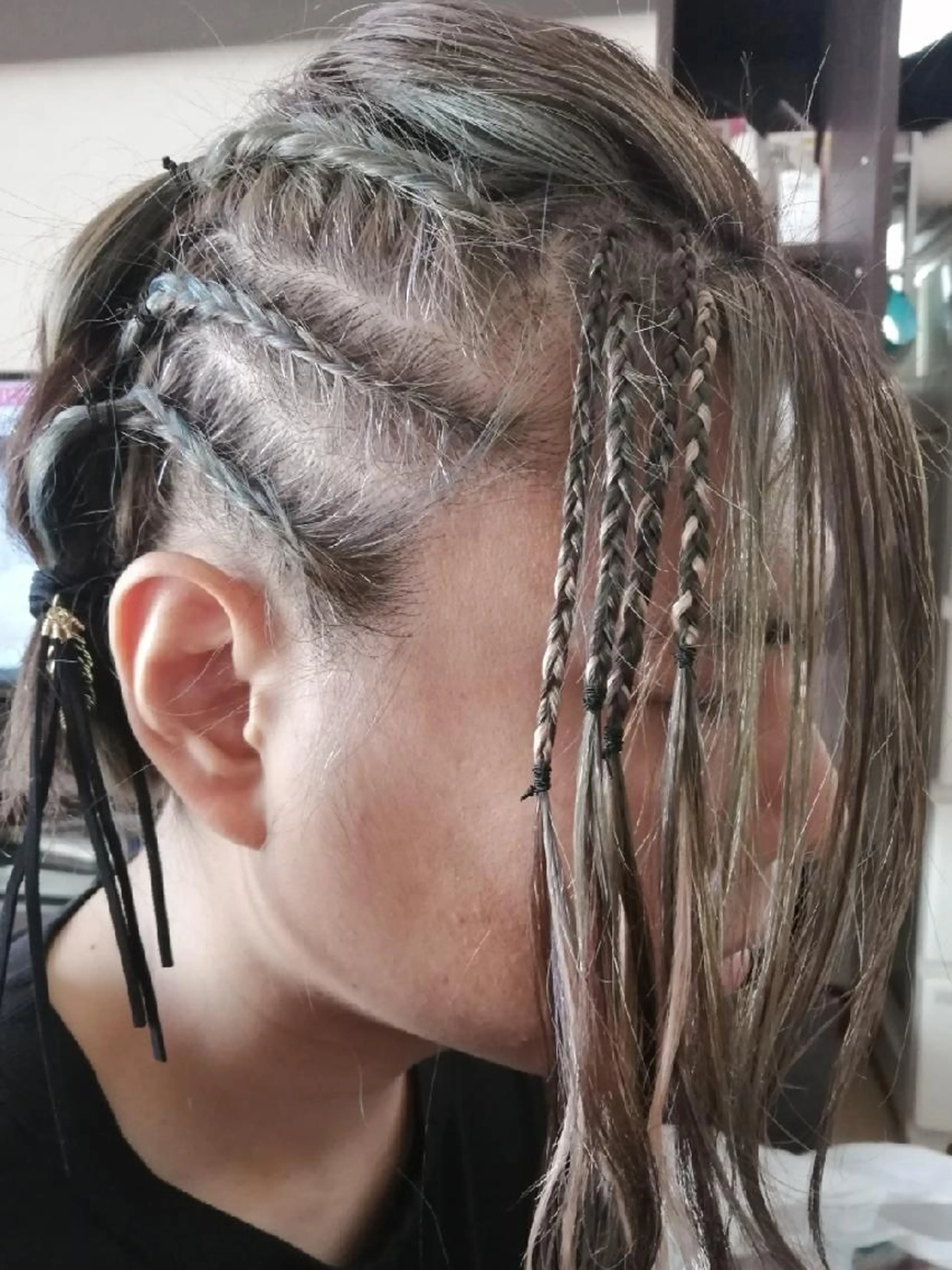 コーンロウ5本（1/4）の写真