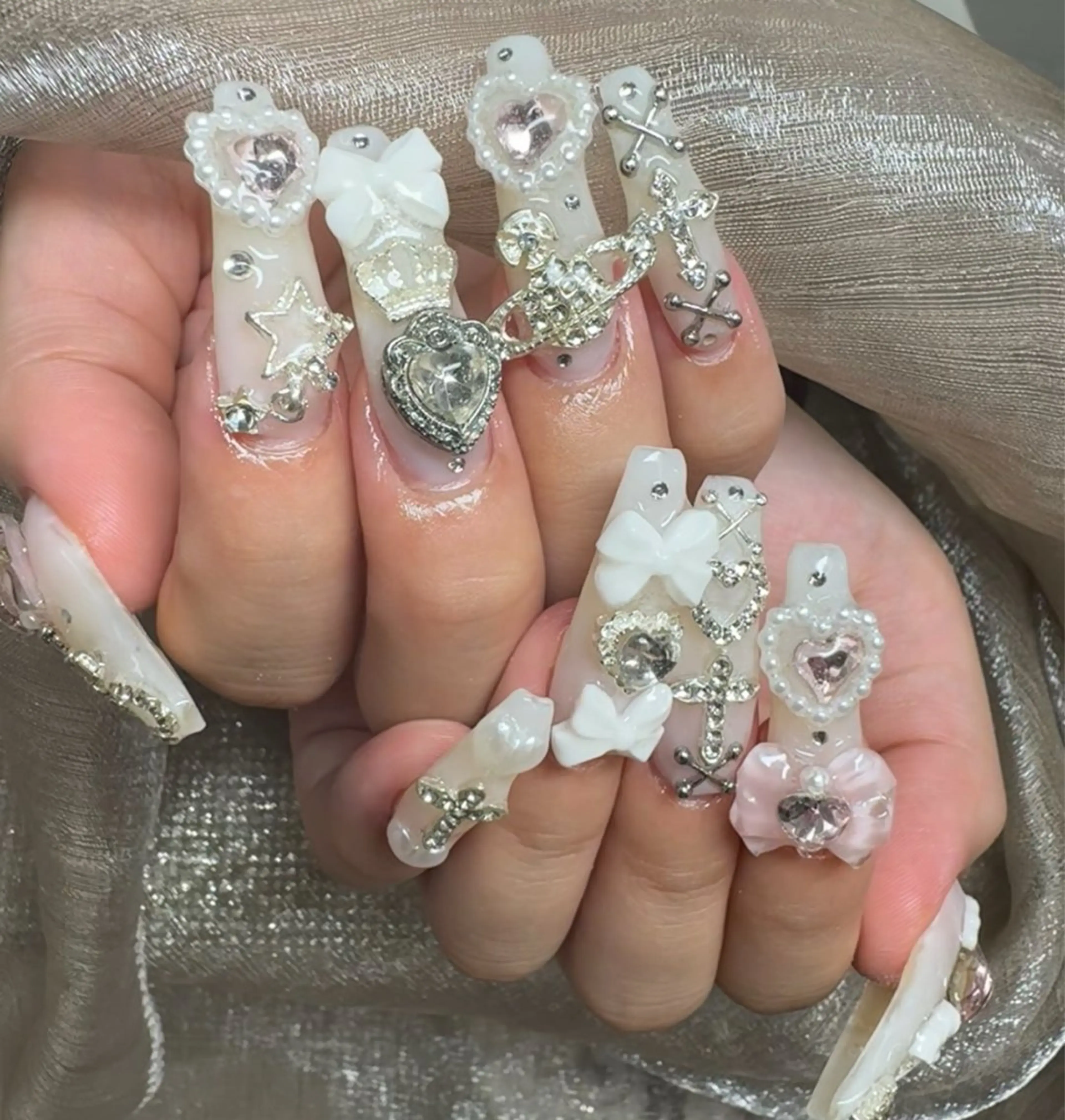 ネイル オーロラネイル フレンチネイル グラデーション 氷ネイル・うるうるネイル キラキラネイル ハンドネイル H.baby Nail Salonのネイルデザイン