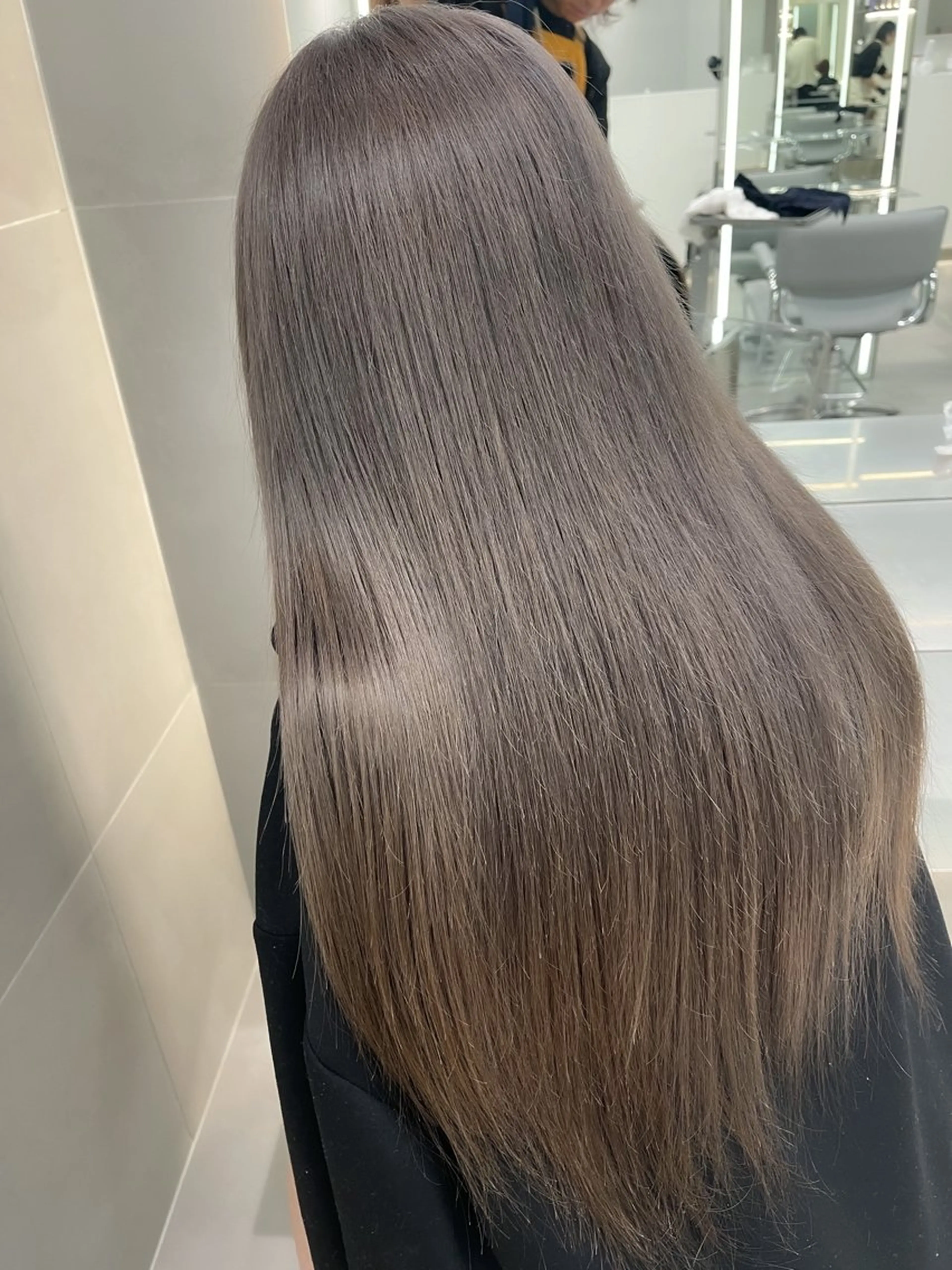 ロング カラー ブリーチ グレージュ トリートメント /カラー/NAOKIのヘアスタイル