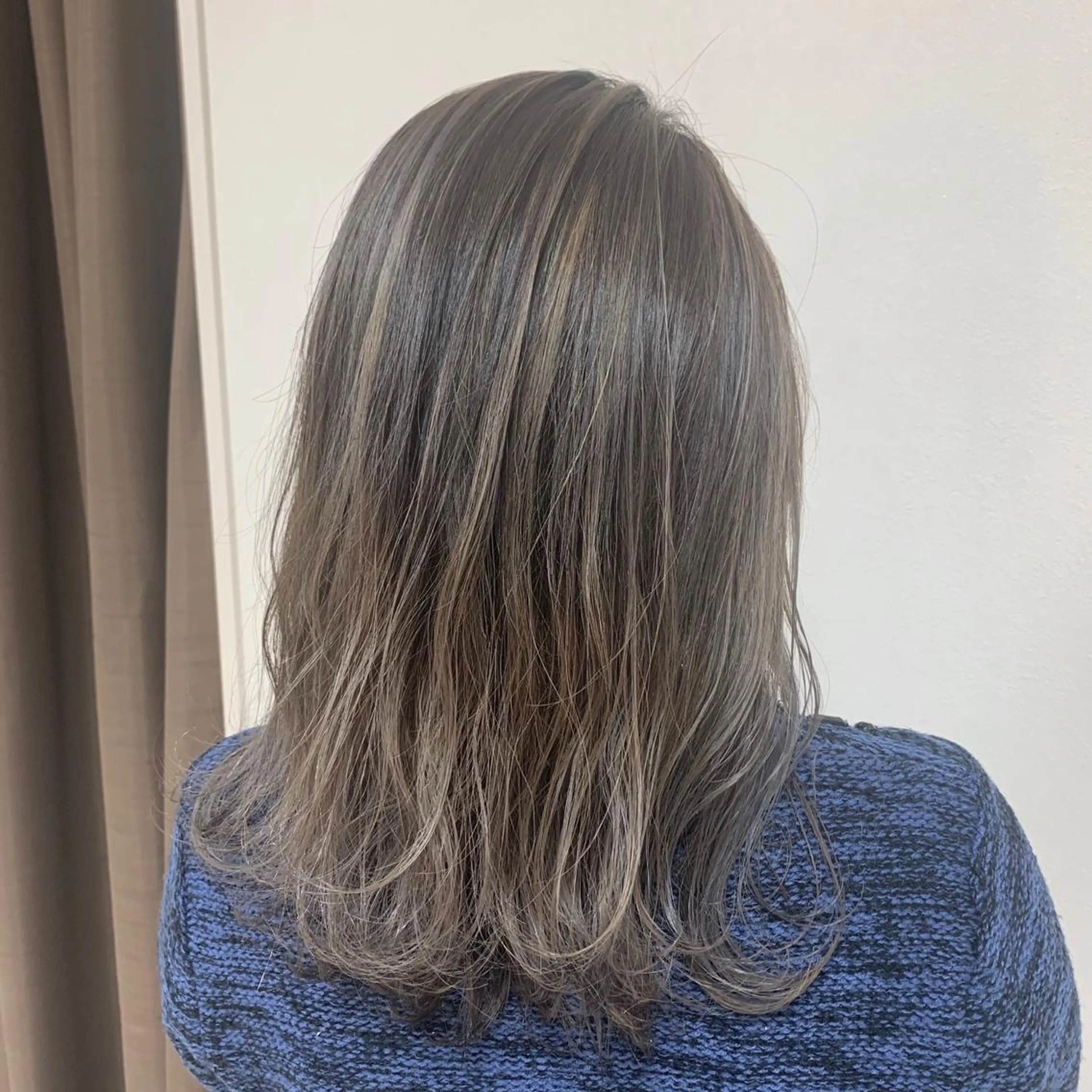 セミロング カラー ヘアアレンジ ヘアカラー トリートメント 【Sweep】おじま のぞみのヘアスタイル