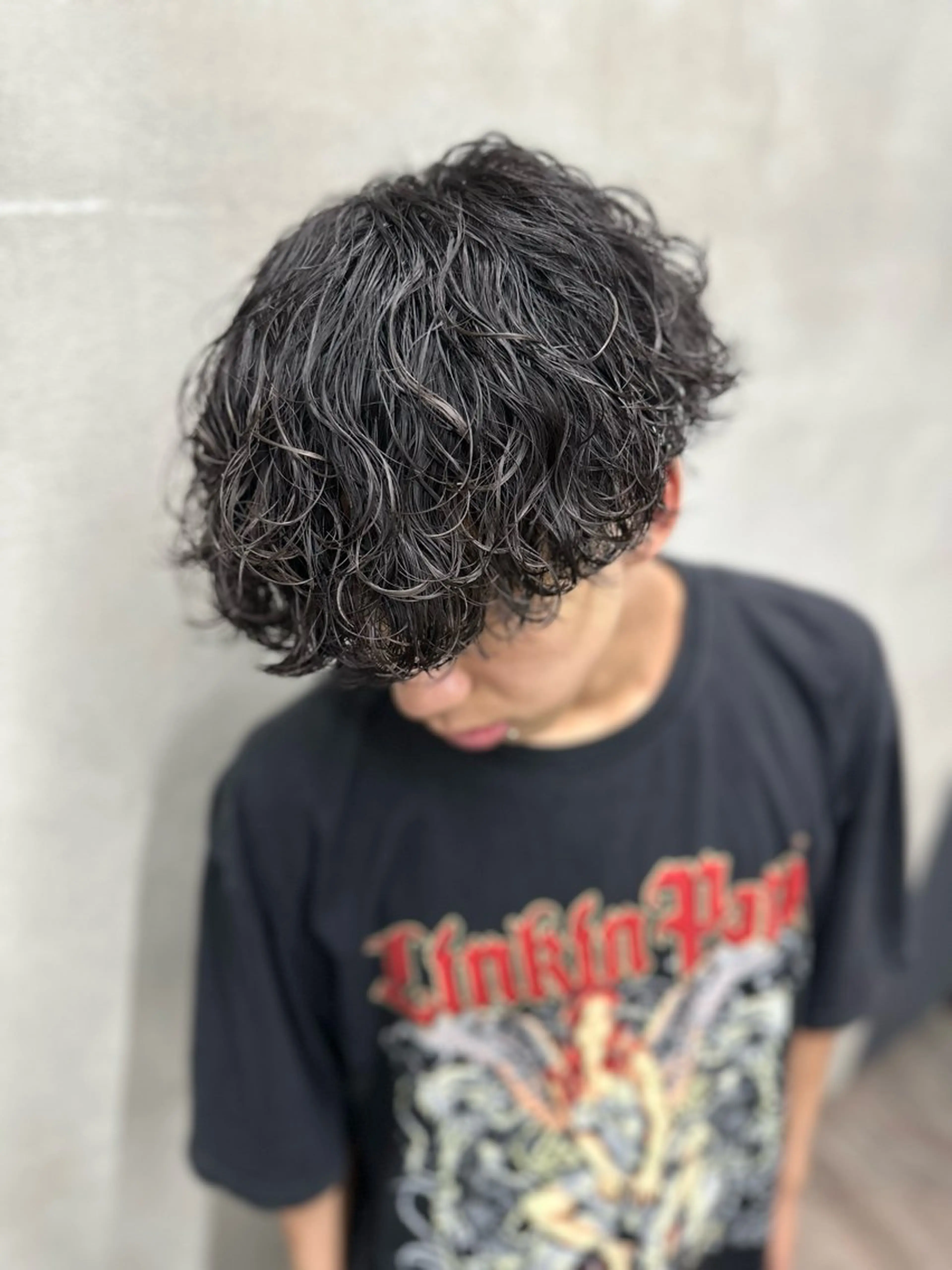 パーマ メンズ メンズパーマ 波巻きパーマ DAZZLE hair  H所属・山本 莉人のヘアスタイル