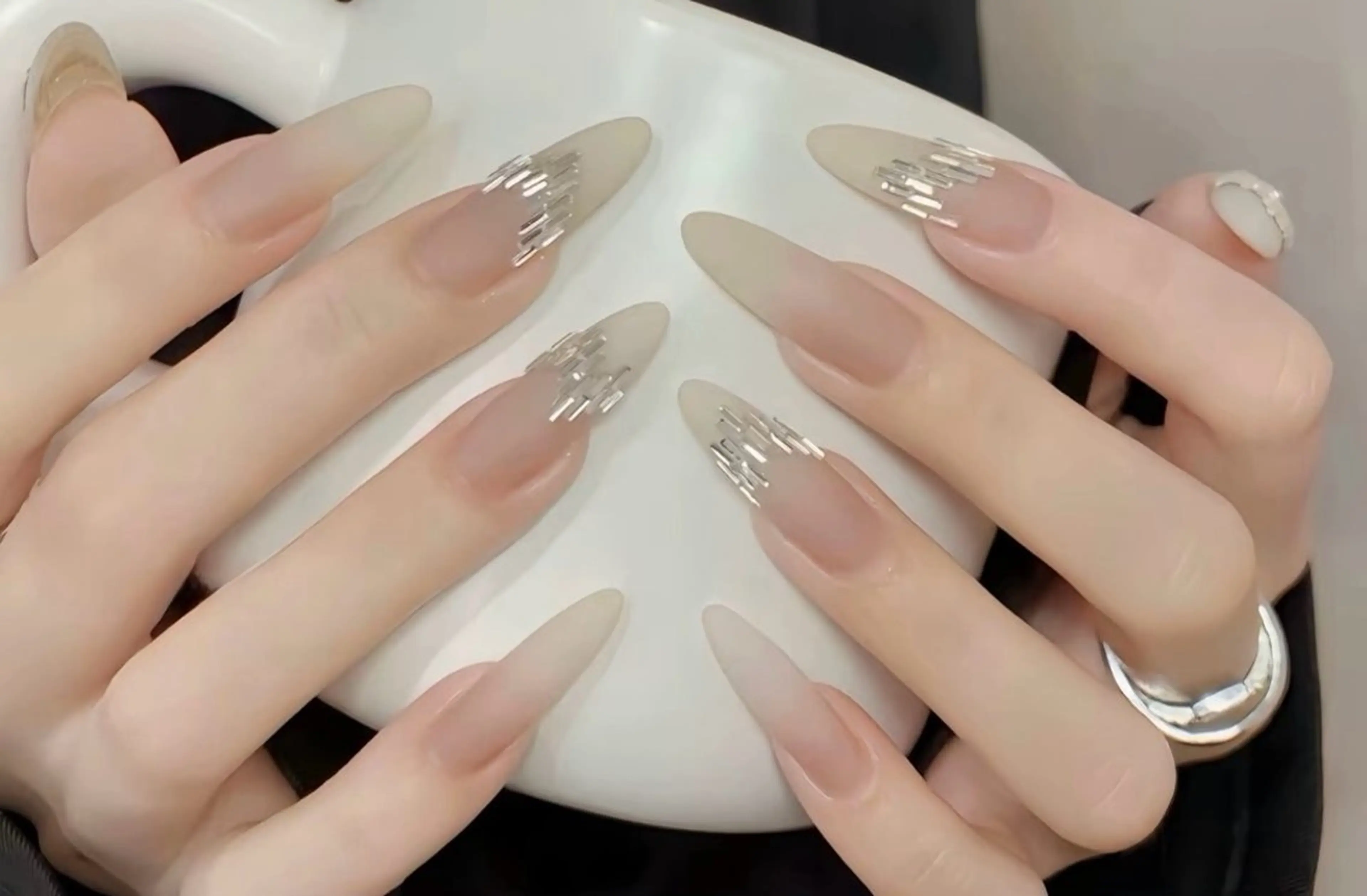 ネイル チークネイル 長さ出し フレンチネイル ガーリー 韓国ネイル sun nail池袋 モデル募集のネイルデザイン