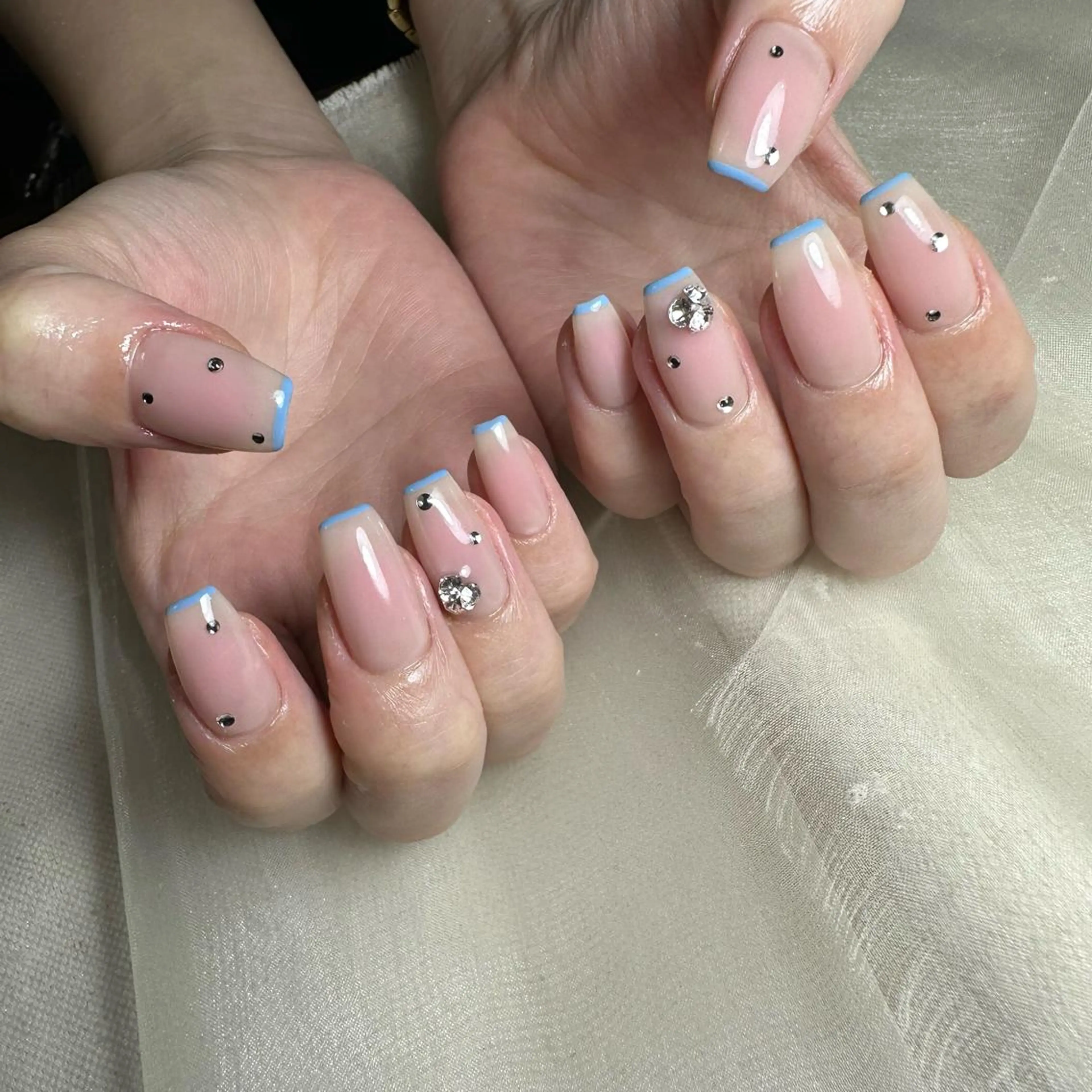 ネイル ハンドネイル repos~ルポ~所属・里見 麗のネイルデザイン