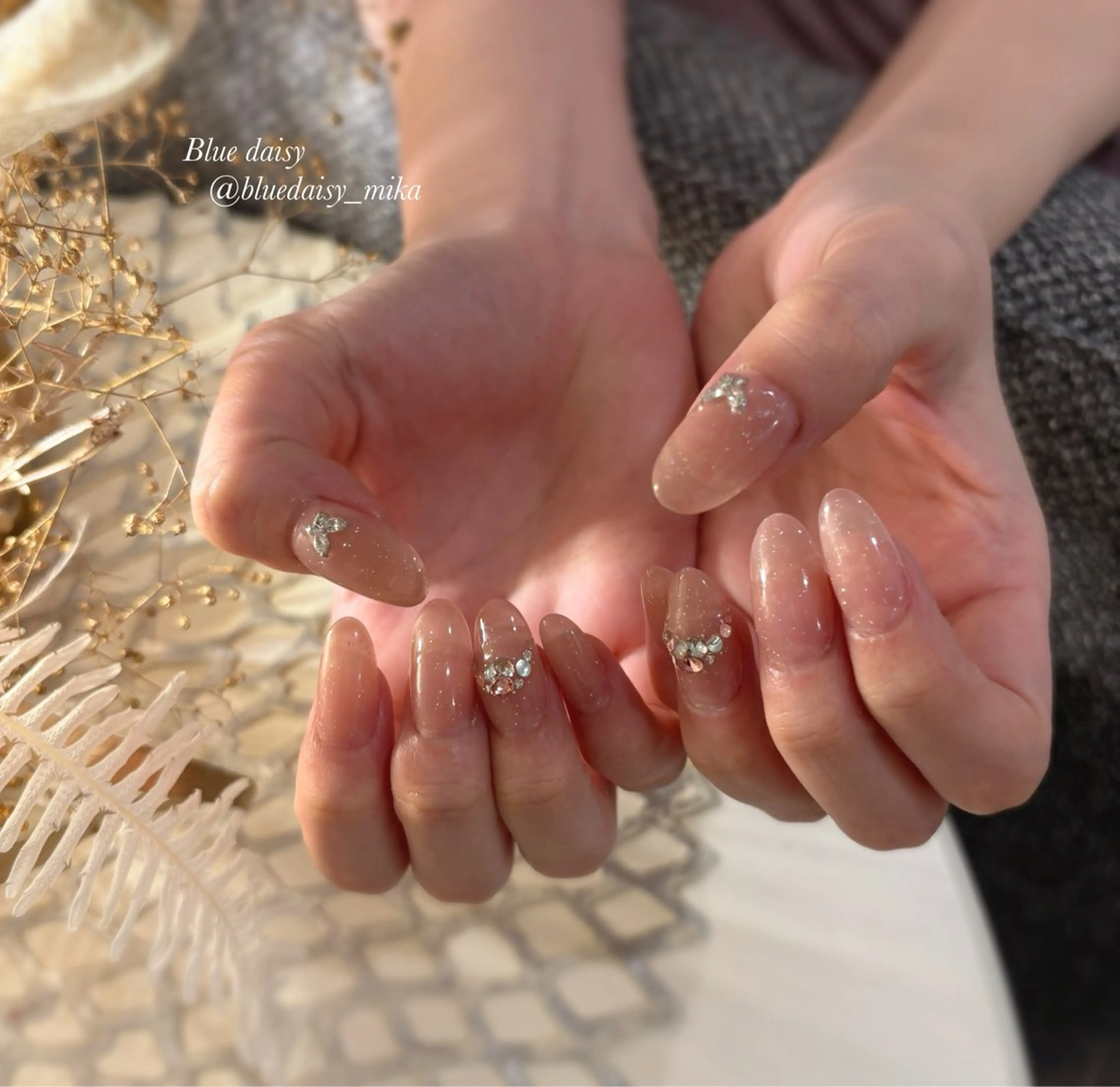 ネイル クリアネイル 長さ出し ラメ(グリッター) ネイルチップ ハンドネイル Blue　daisy　栄本店 【ブルーデイジー】所属・Blue daisy 栄本店のネイルデザイン