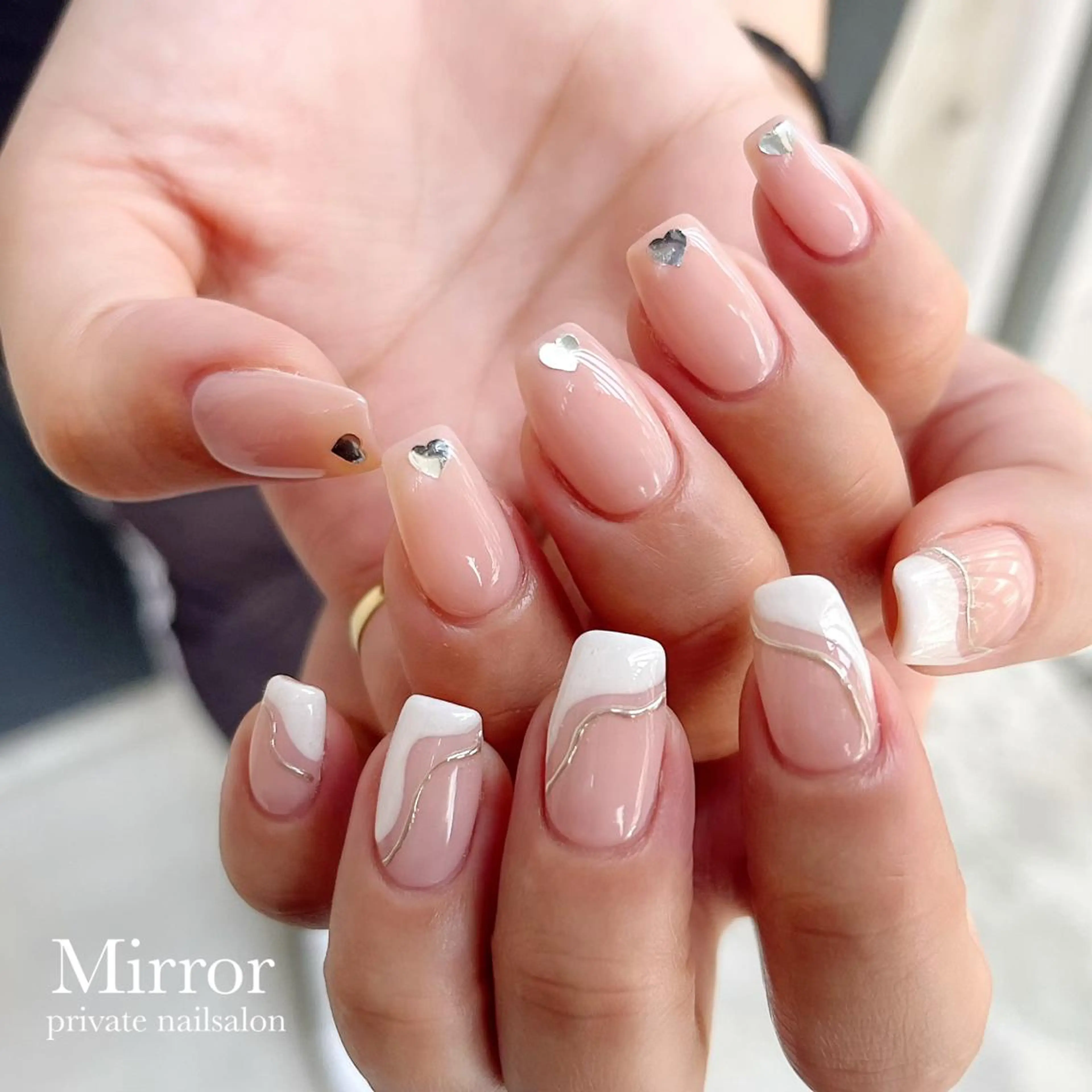 ネイル ハート ハンドネイル nailsalon Mirrorのネイルデザイン