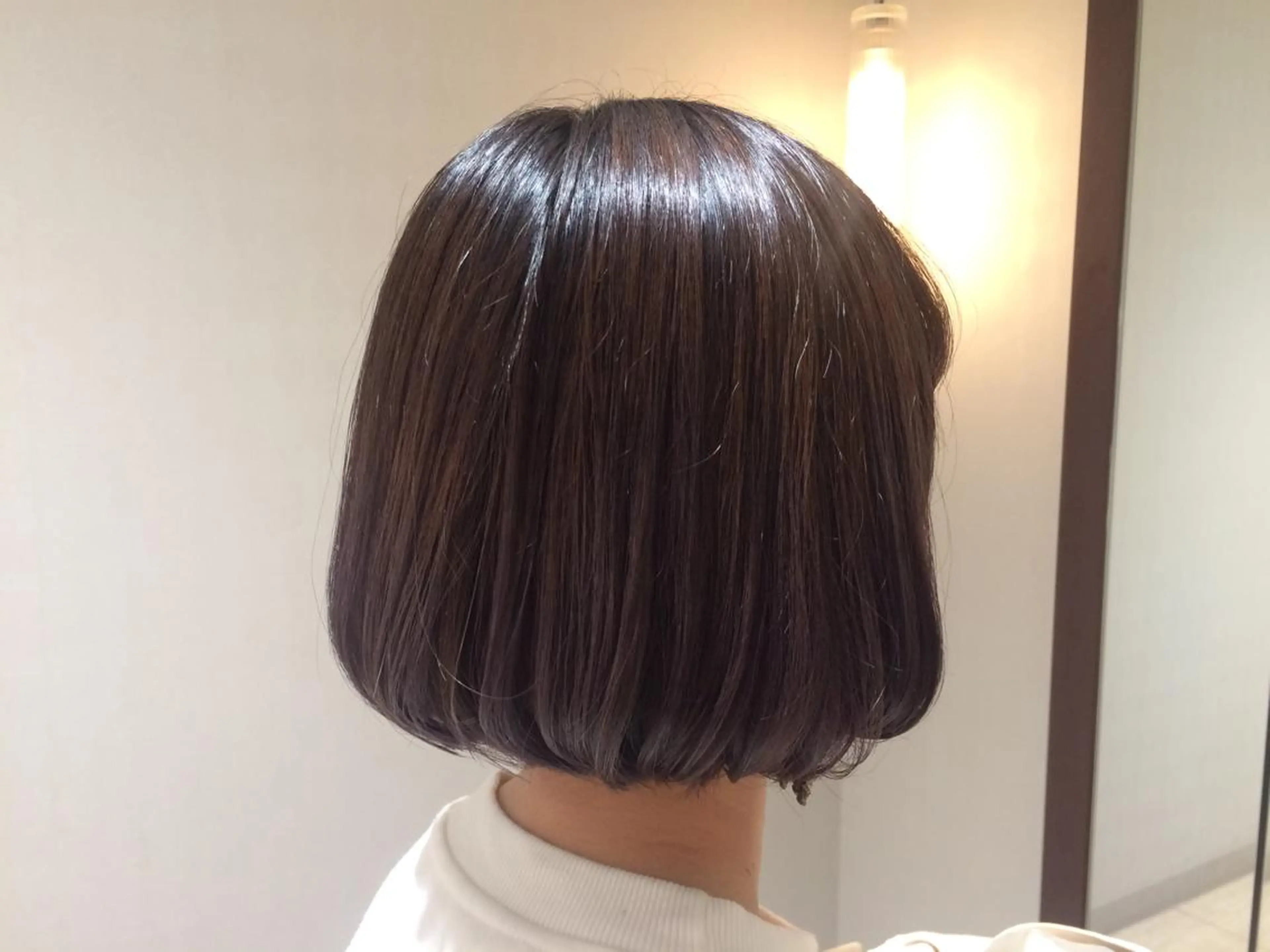 ショート カラー 高澤 まなみのヘアスタイル
