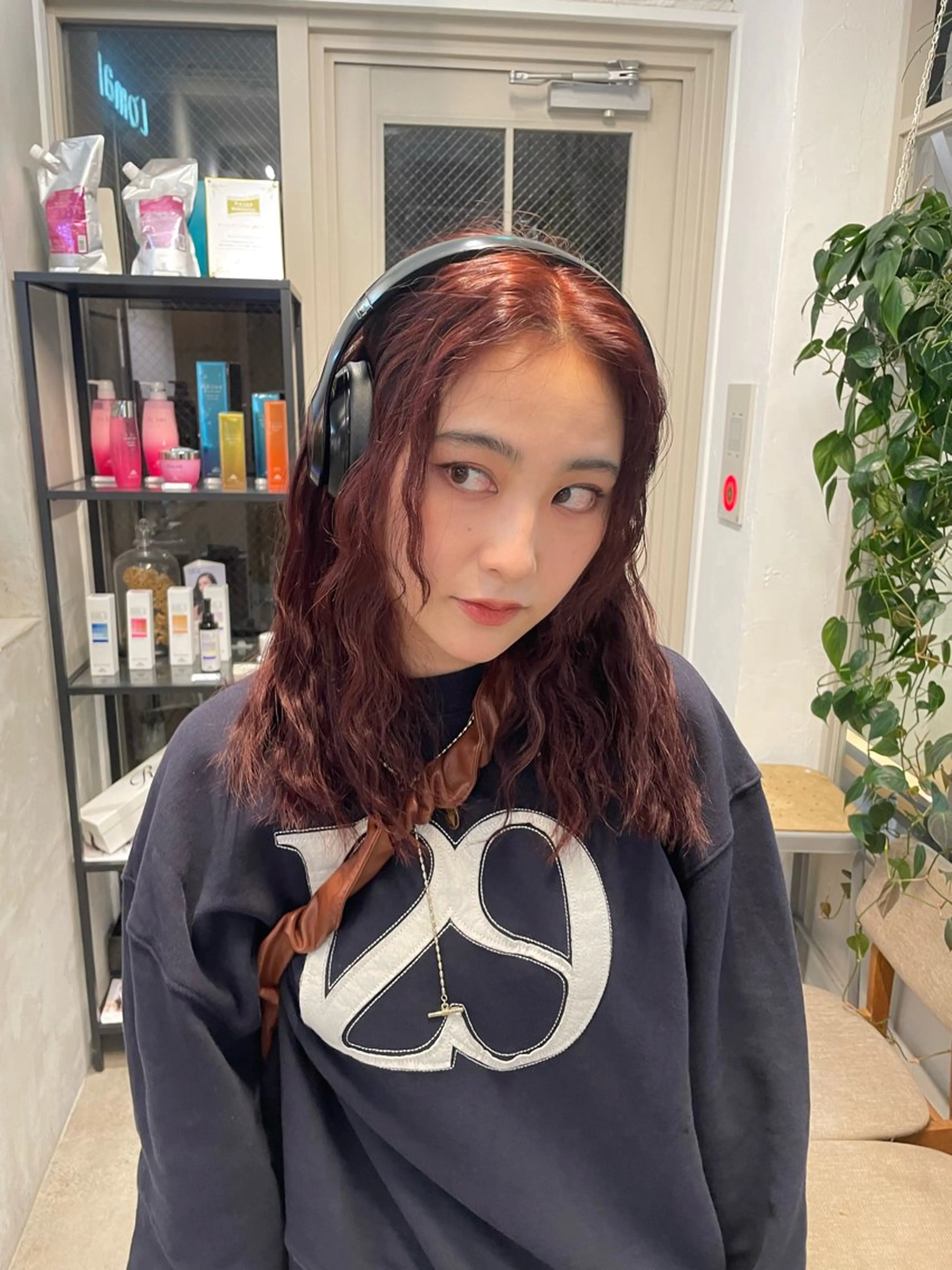 ロング カラー ミルクティー× グレージュMOMOのヘアスタイル