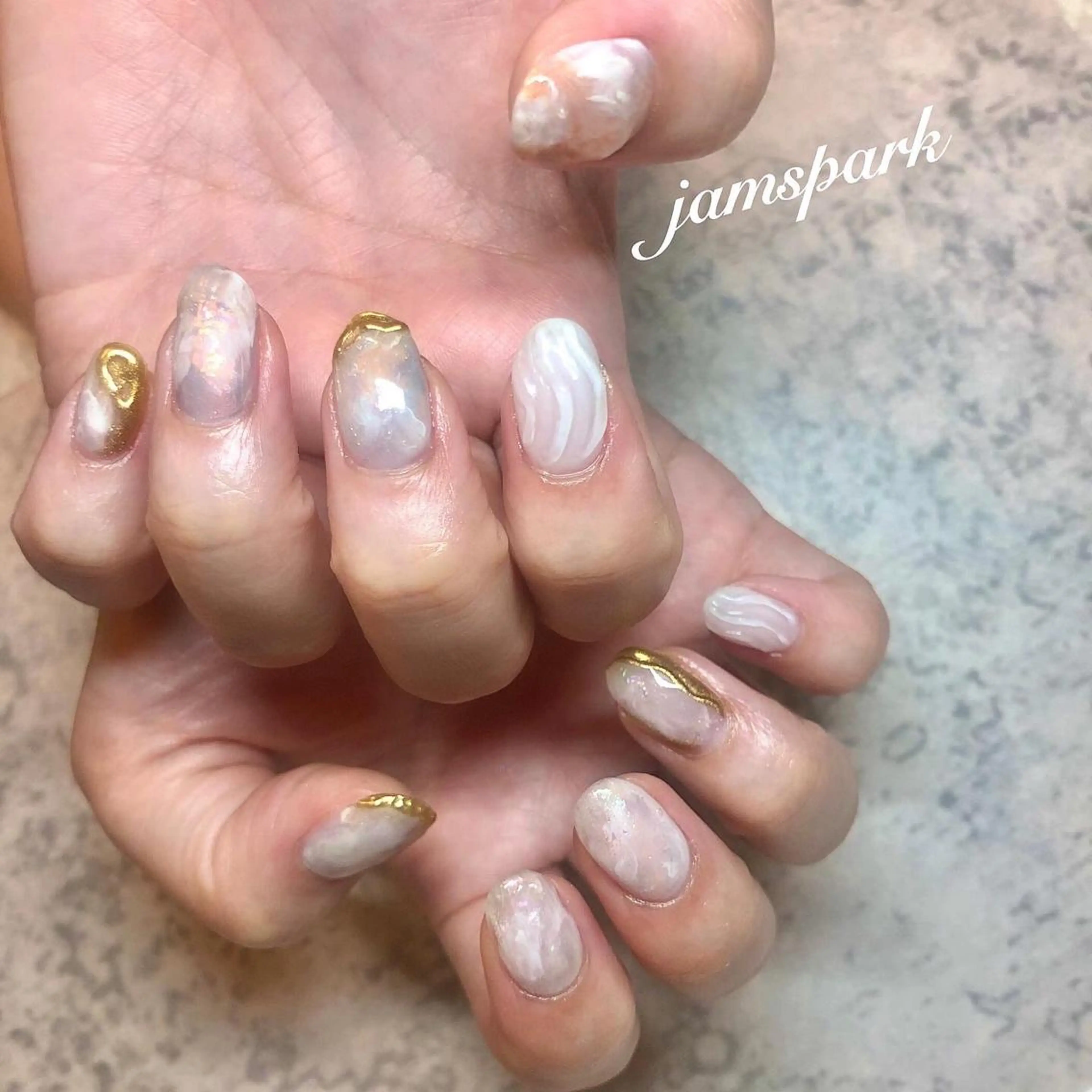 ネイル フレンチネイル ジェルネイル ゴールド グラデーション 大理石ネイル(マーブル) ハンドネイル jamspark ✨のネイルデザイン