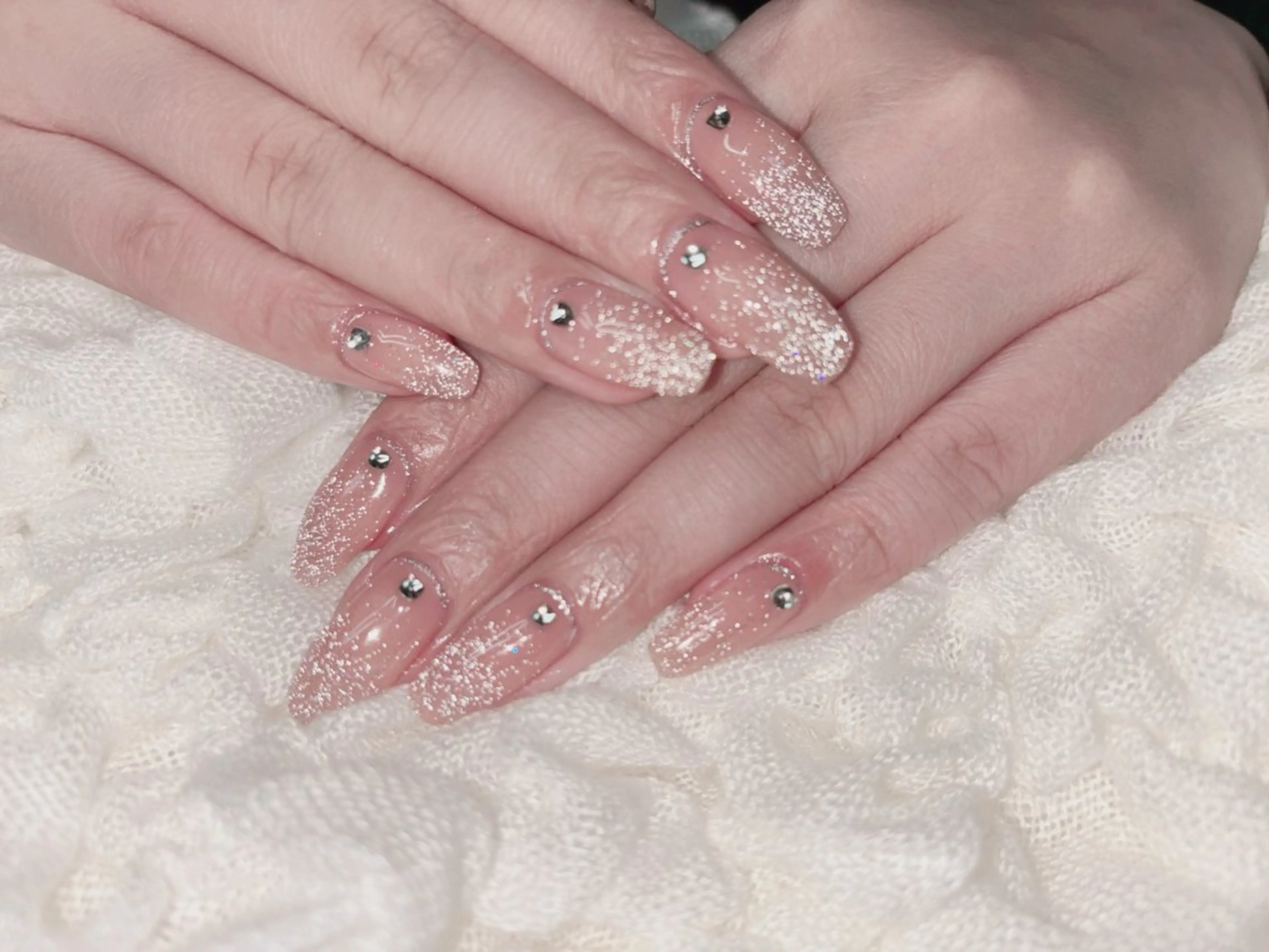 ネイル フラッシュネイル キラキラネイル ハンドネイル ハンドケア Nail •Head スパFortunaのネイルデザイン