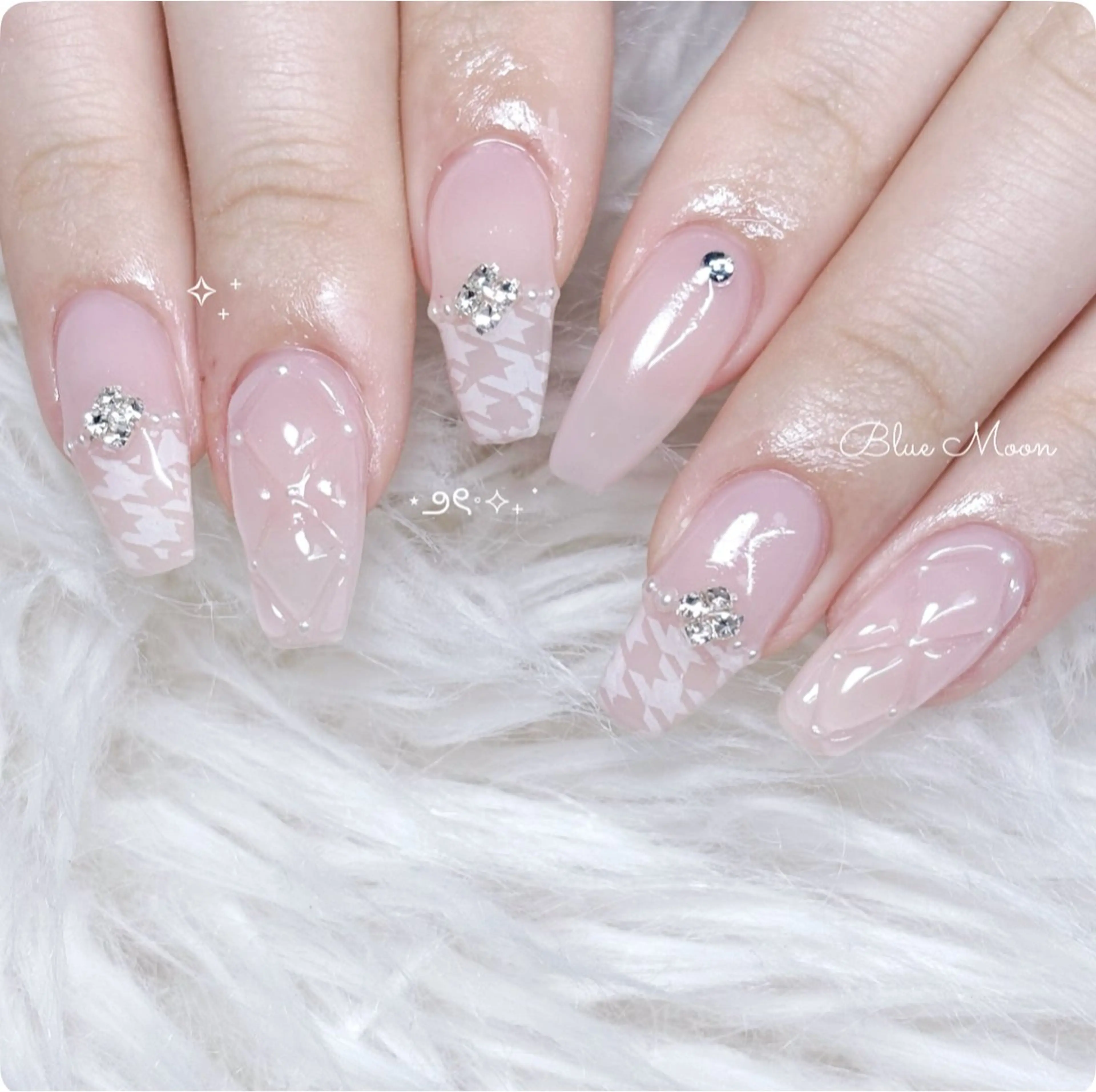 ネイル ハンドネイル フットネイル ハンドケア nail salon Blue Moonのネイルデザイン