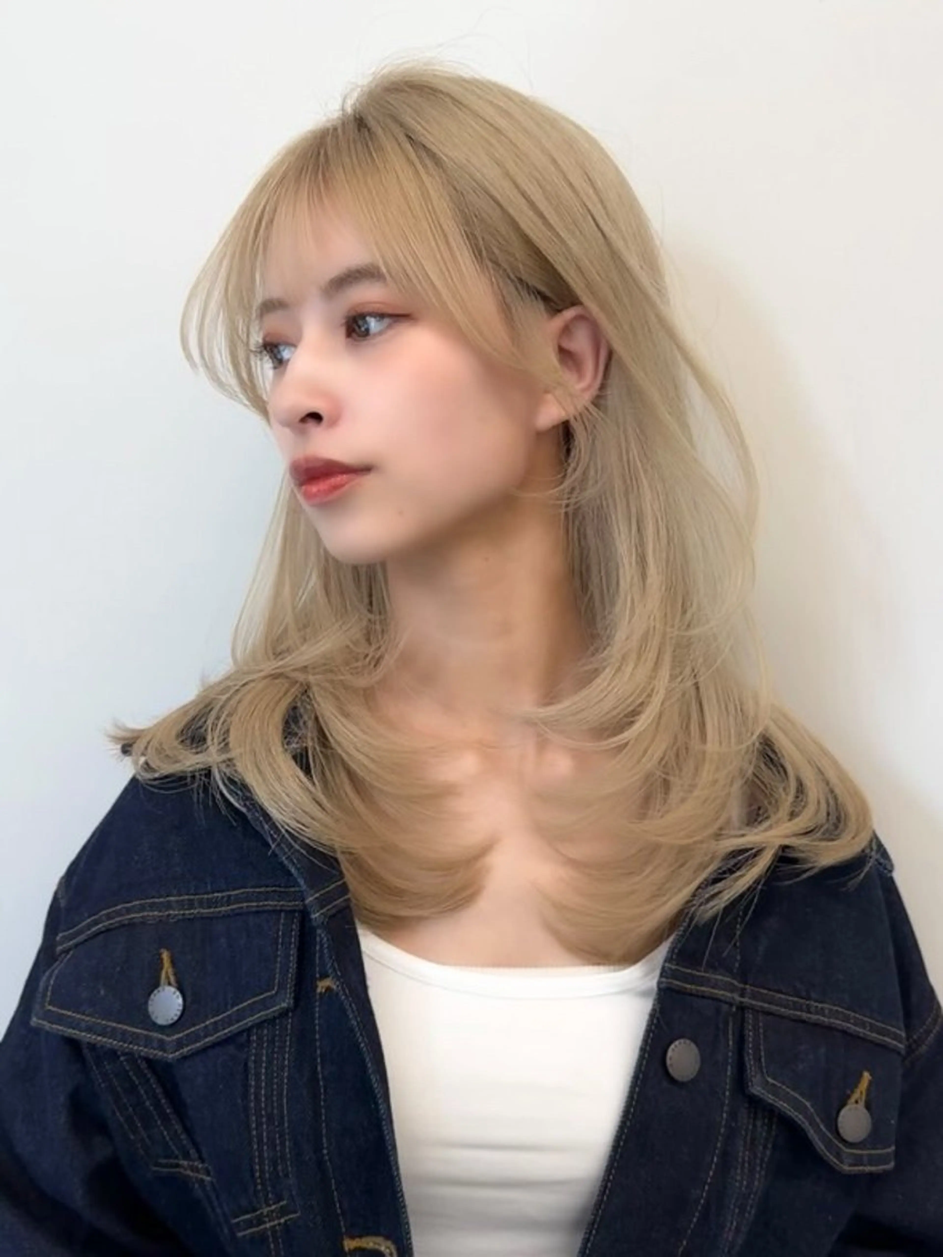 セミロング カラー ヘアカラー 🇰🇷韓国レイヤー ハイトーン/暖色のヘアスタイル