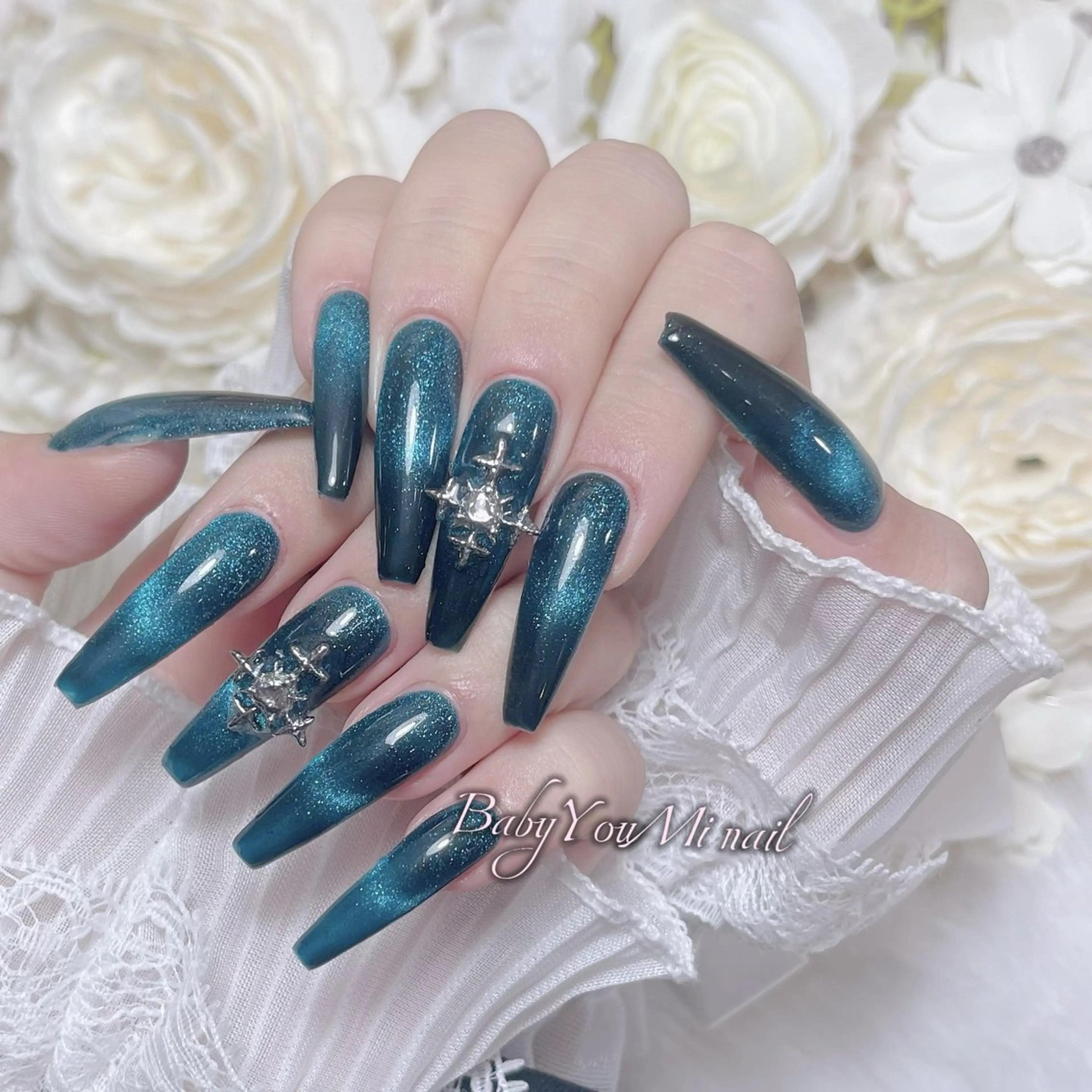 ネイル オーロラネイル 成人式 フットネイル フレンチネイル ジェルネイル ハンドネイル Oomiya 服部のネイルデザイン