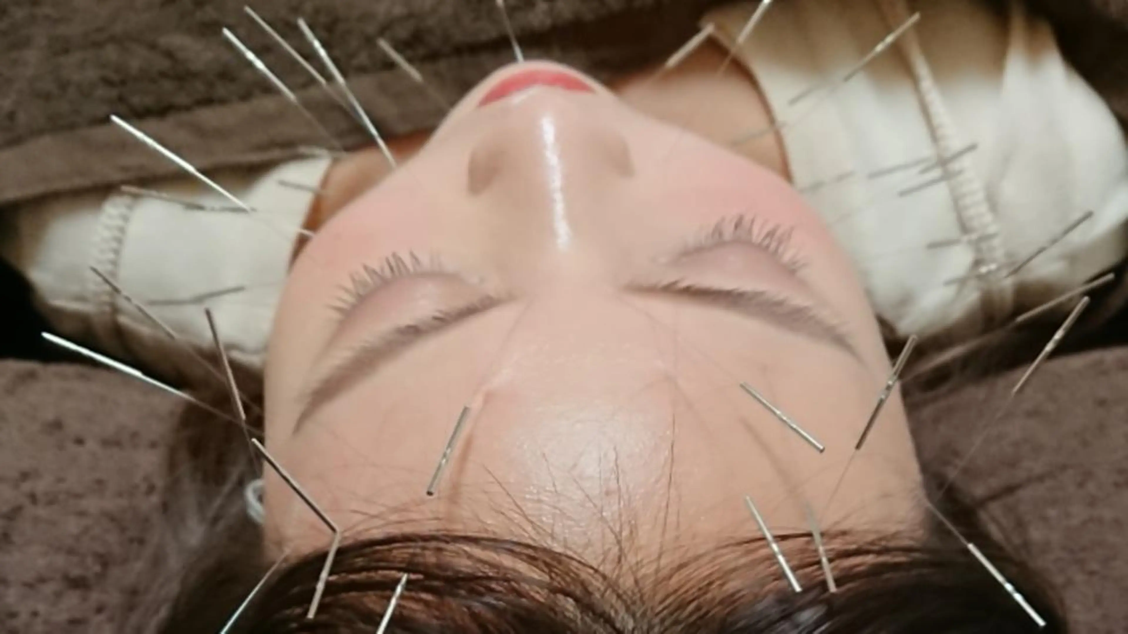 セミロング パーマ カラー キッズ ネイル マツエク・マツパ 鍼灸サロンKEYAKI所属・美容鍼灸師 皆吉 秀樹のエステ・リラクイメージ