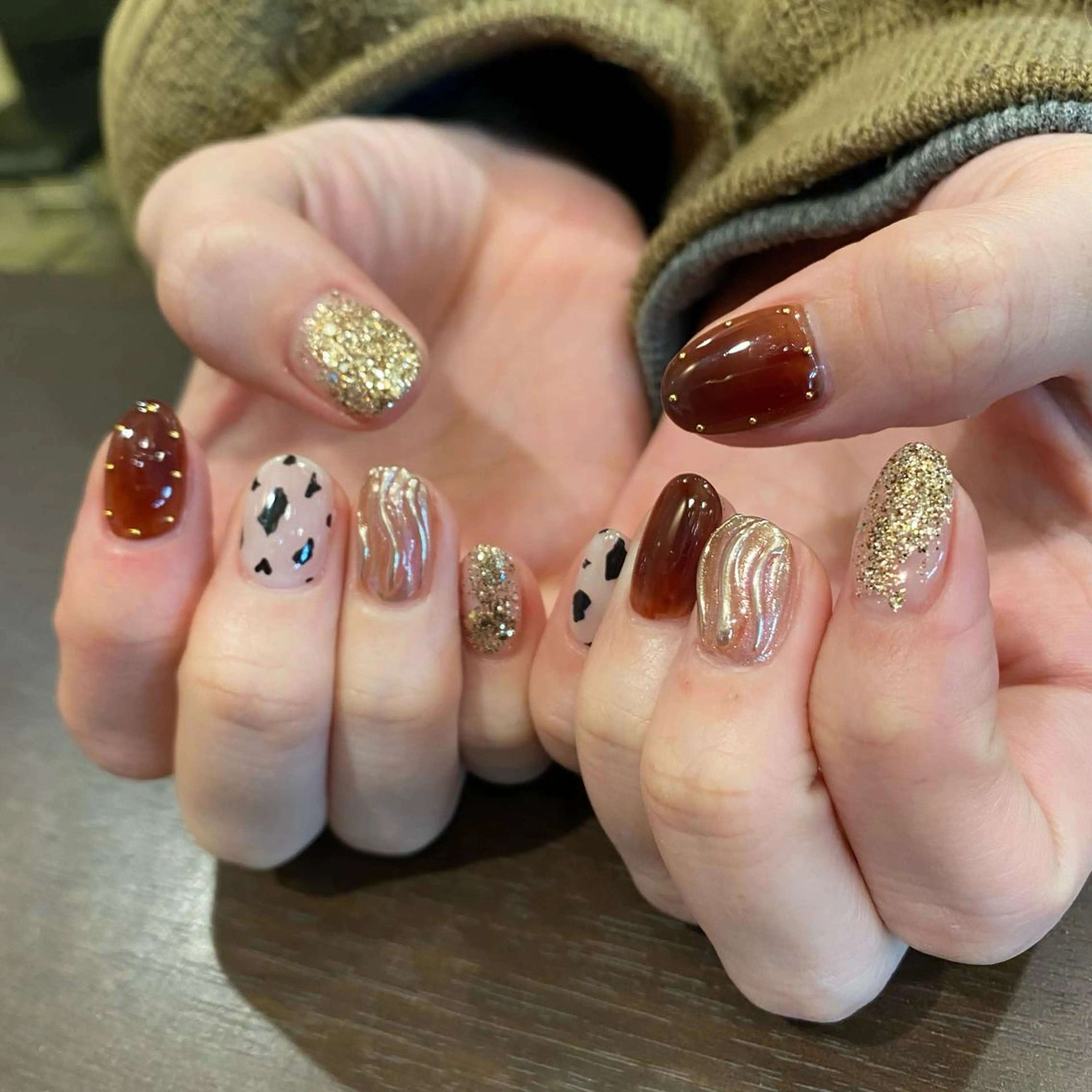 ミディアム カラー パーマ ヘアアレンジ メンズ キッズ ネイル マツエク・マツパ アイブロウ ニュアンスネイル ニュアンスパーマ ハンドネイル ハンドケア 今福鶴見ネイル 8(ｴｲﾄ)のネイルデザイン