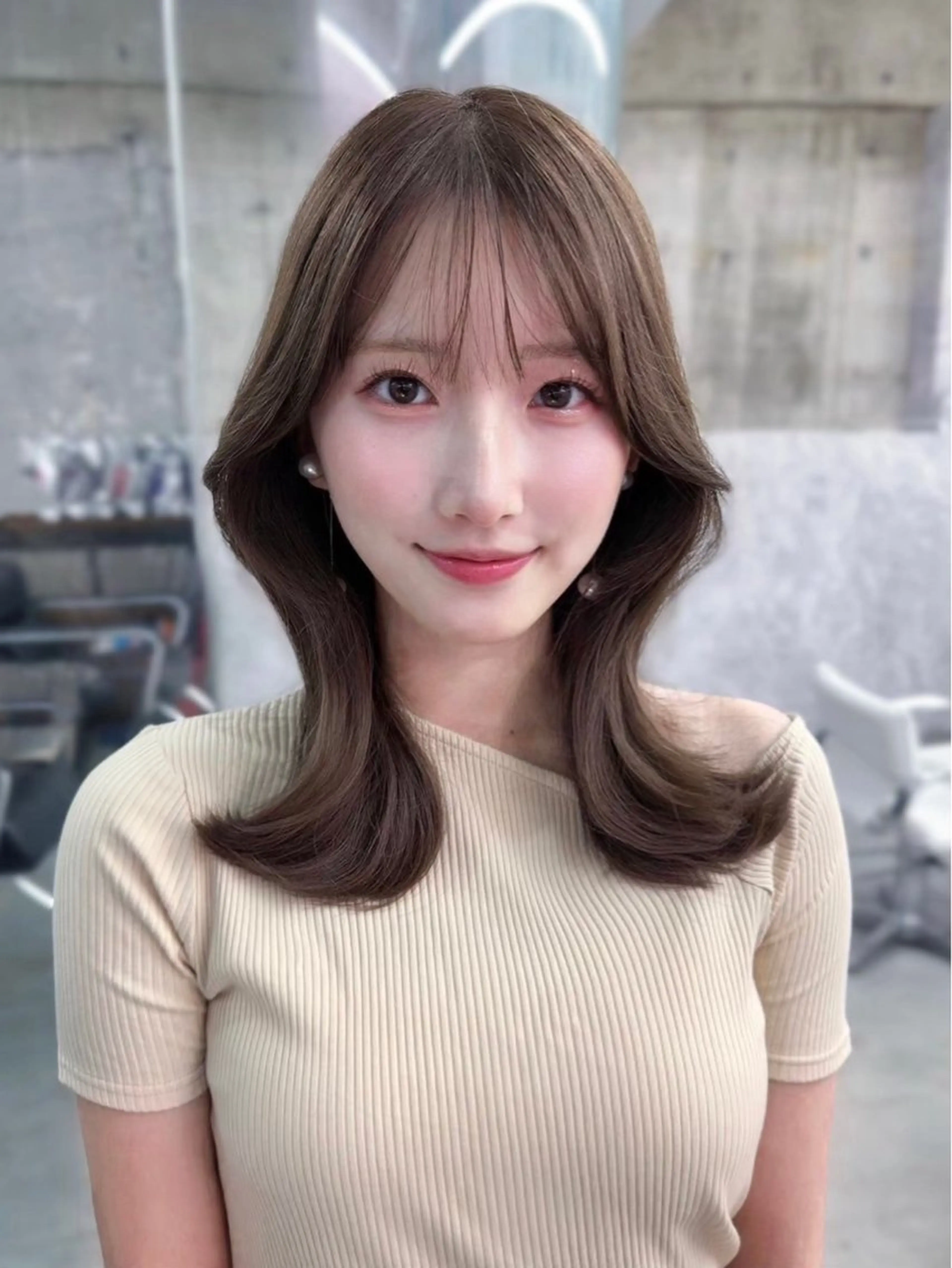 セミロング 【顔まわりレイヤー透 明感カラー今崎太河】のヘアスタイル