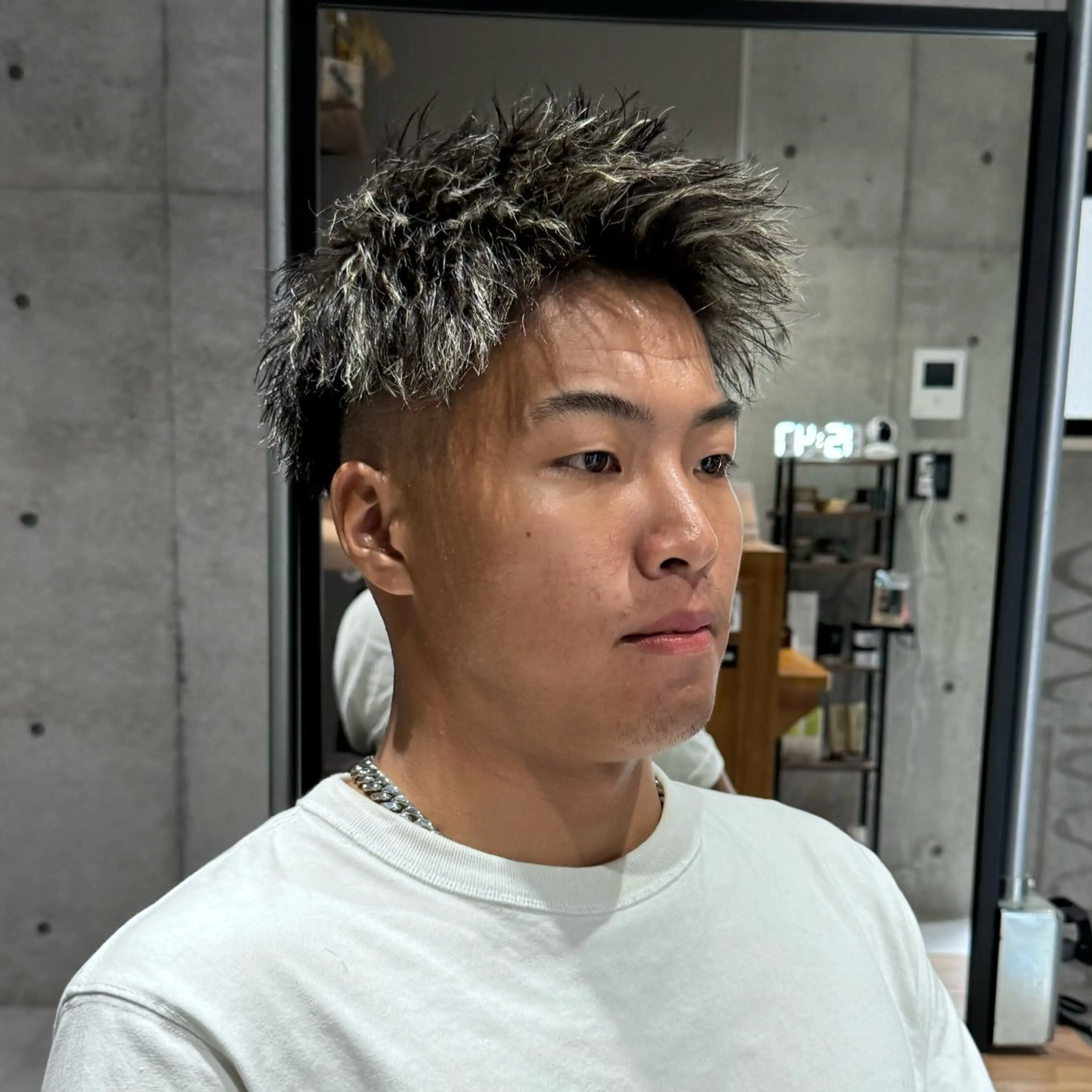 【8月新規限定】　メンズカット＋ハイライトの写真