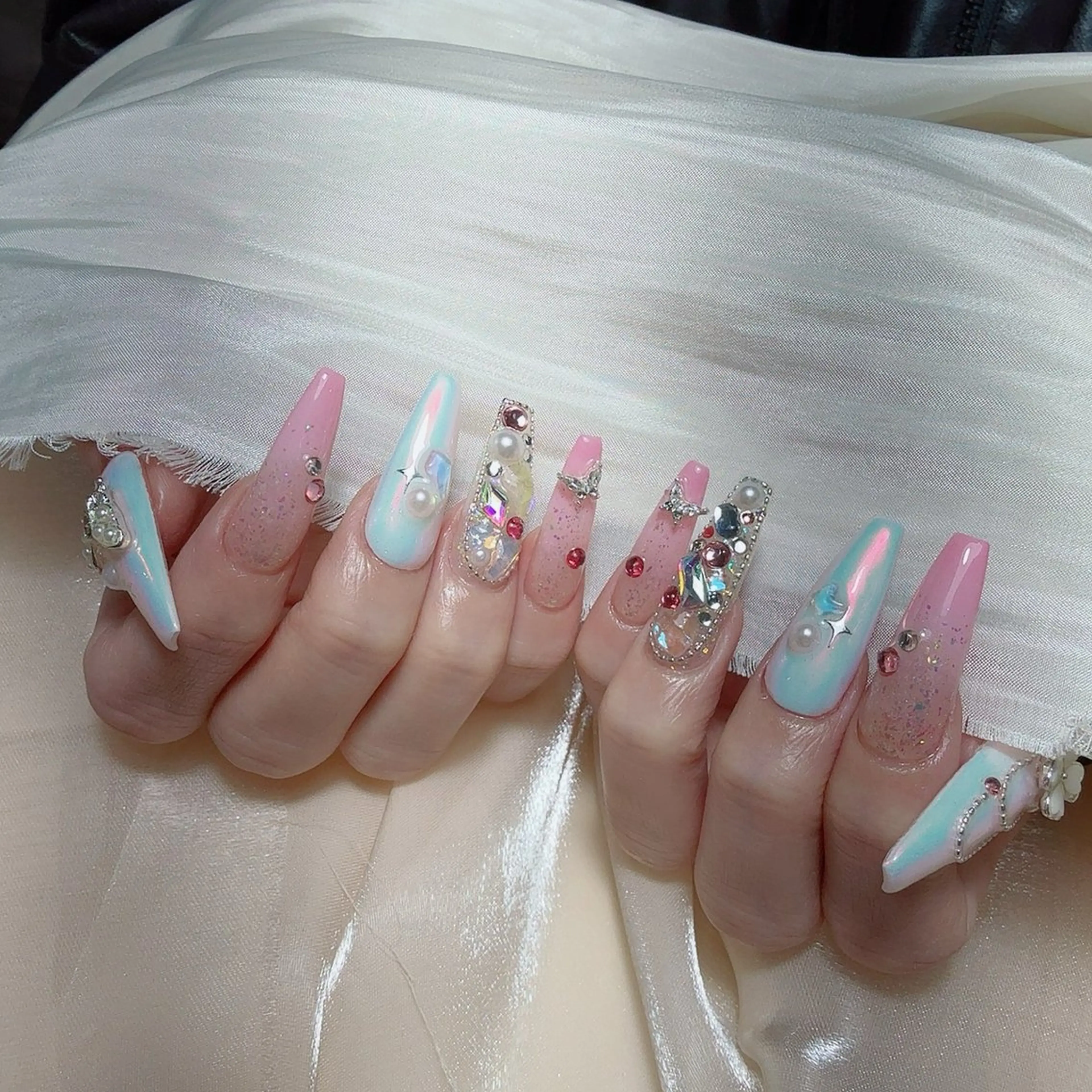ネイル Fairyフェアリーネイルサロン所属・Nail Hibi サロンのネイルデザイン