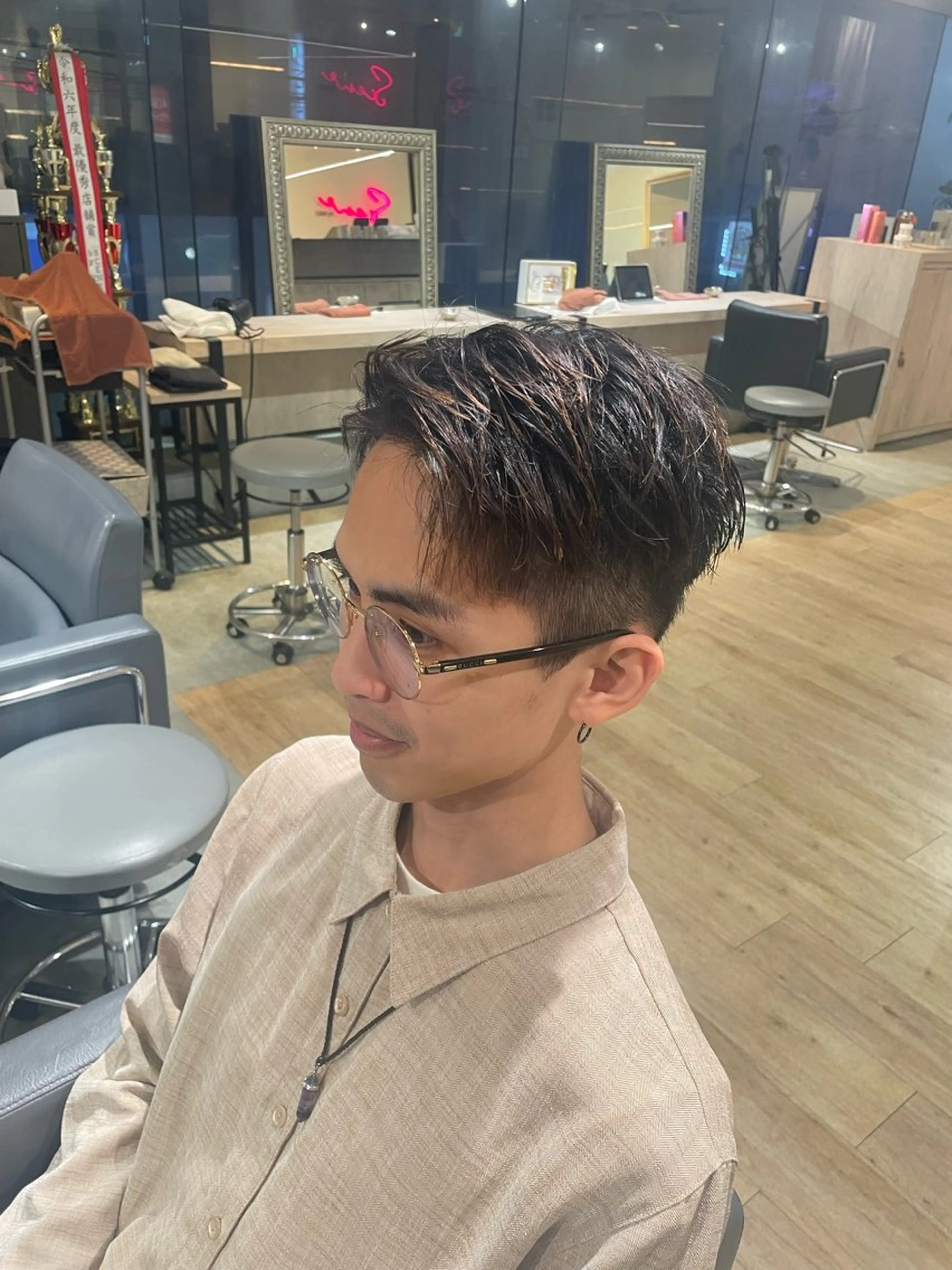 ショート ショートヘア 川副/シャドウ/ 波巻き/メンズパーマのヘアスタイル