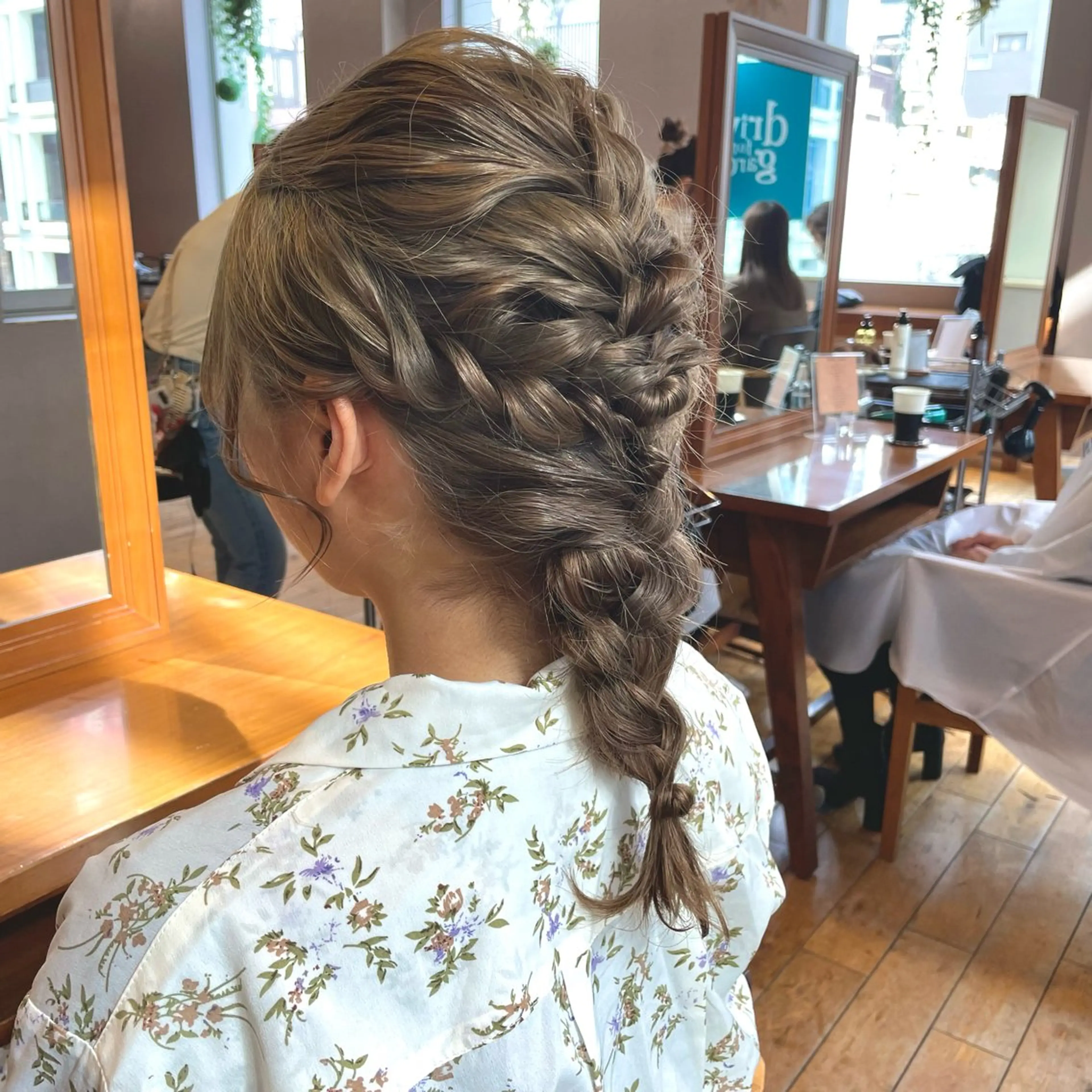 ミディアム ヘアセット 為近日向子🐥暖色 💘顔周りカット🌈のヘアスタイル