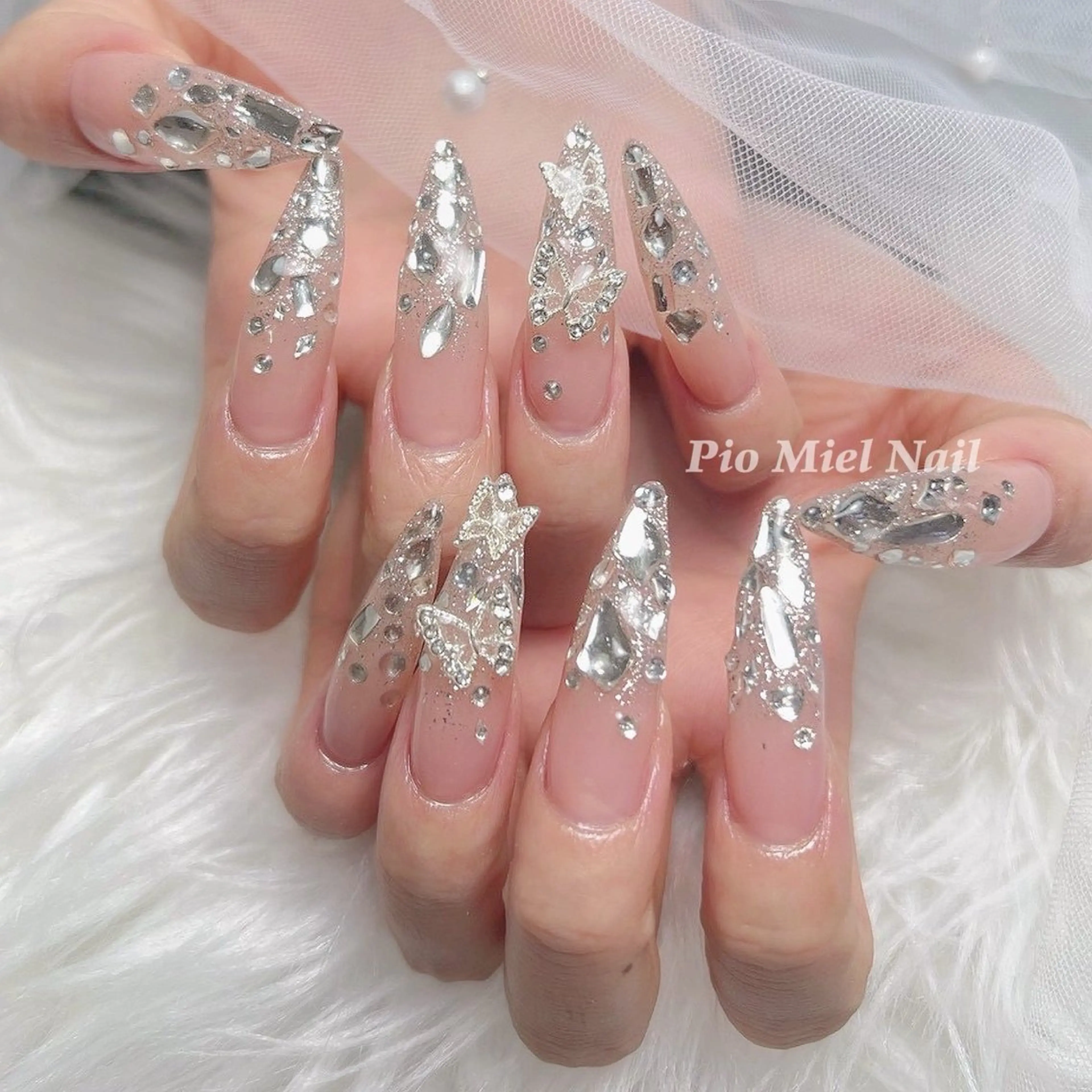 ネイル クリアネイル キラキラネイル 韓国ネイル ニュアンスネイル ピンク ハンドネイル momo 長さだしのネイルデザイン