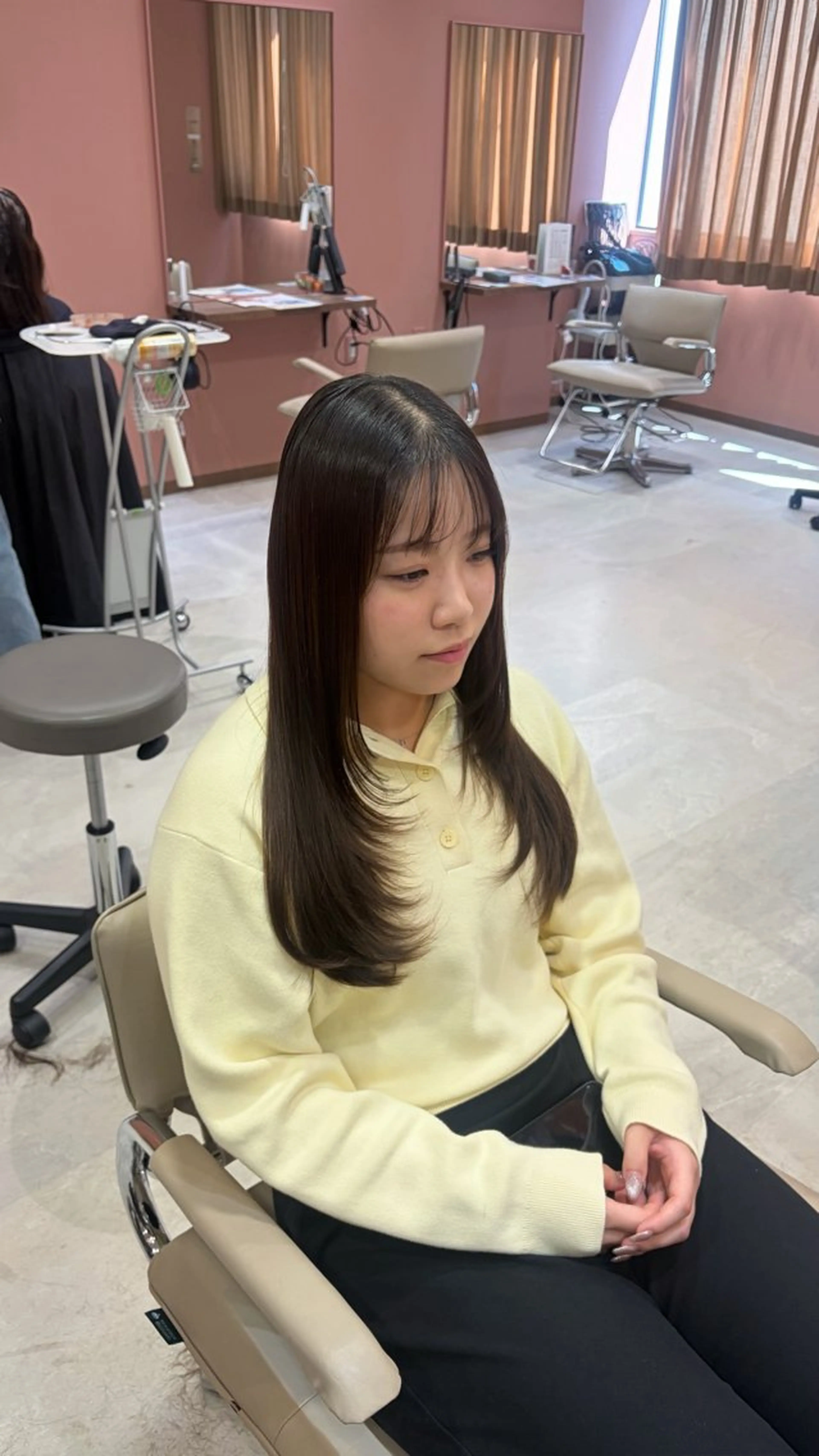 セミロング パーマ カット 縮毛矯正 nina / HINA/レイヤーのヘアスタイル