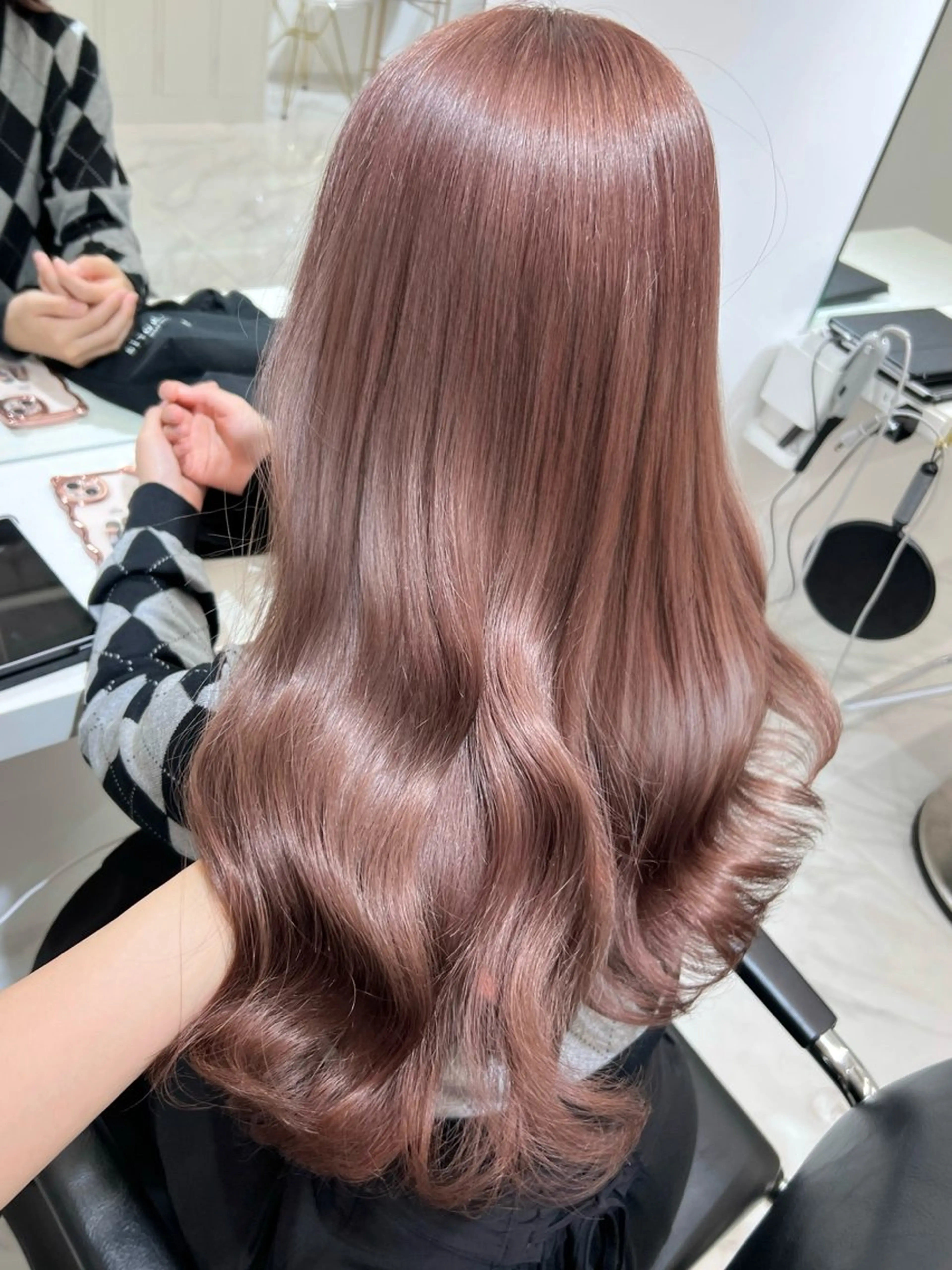 ロング カラー ベージュカラー ブリーチ ピンクカラー ピンクベージュ カット ヘアカラー トリートメント 盛れる顔周り🤍渋谷 Risa🎀のヘアスタイル