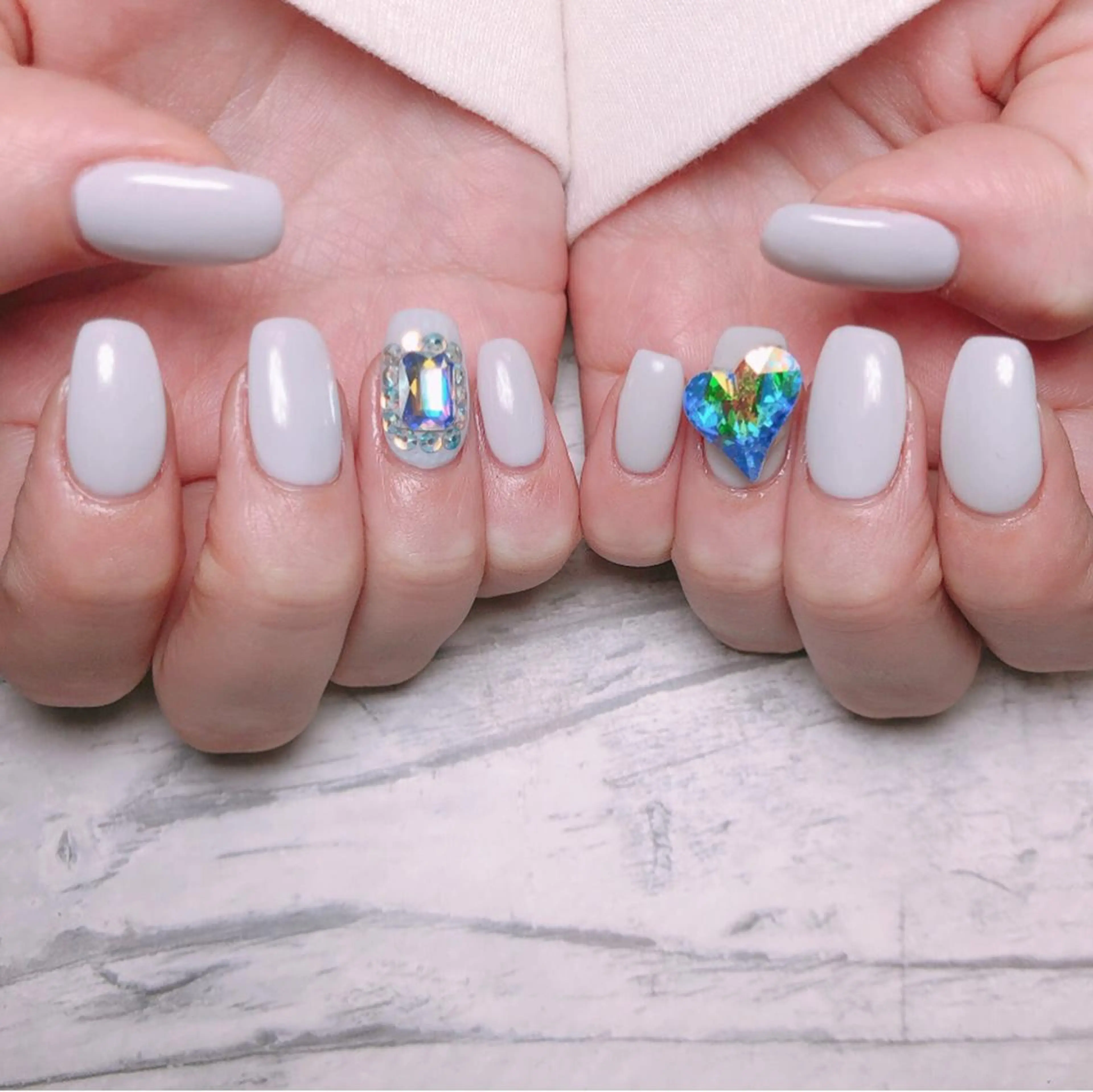 ネイル ストーンネイル 個室ネイルサロンDolly  Girl〜ドーリーガール〜所属・DollyGirl KYOKOのネイルデザイン