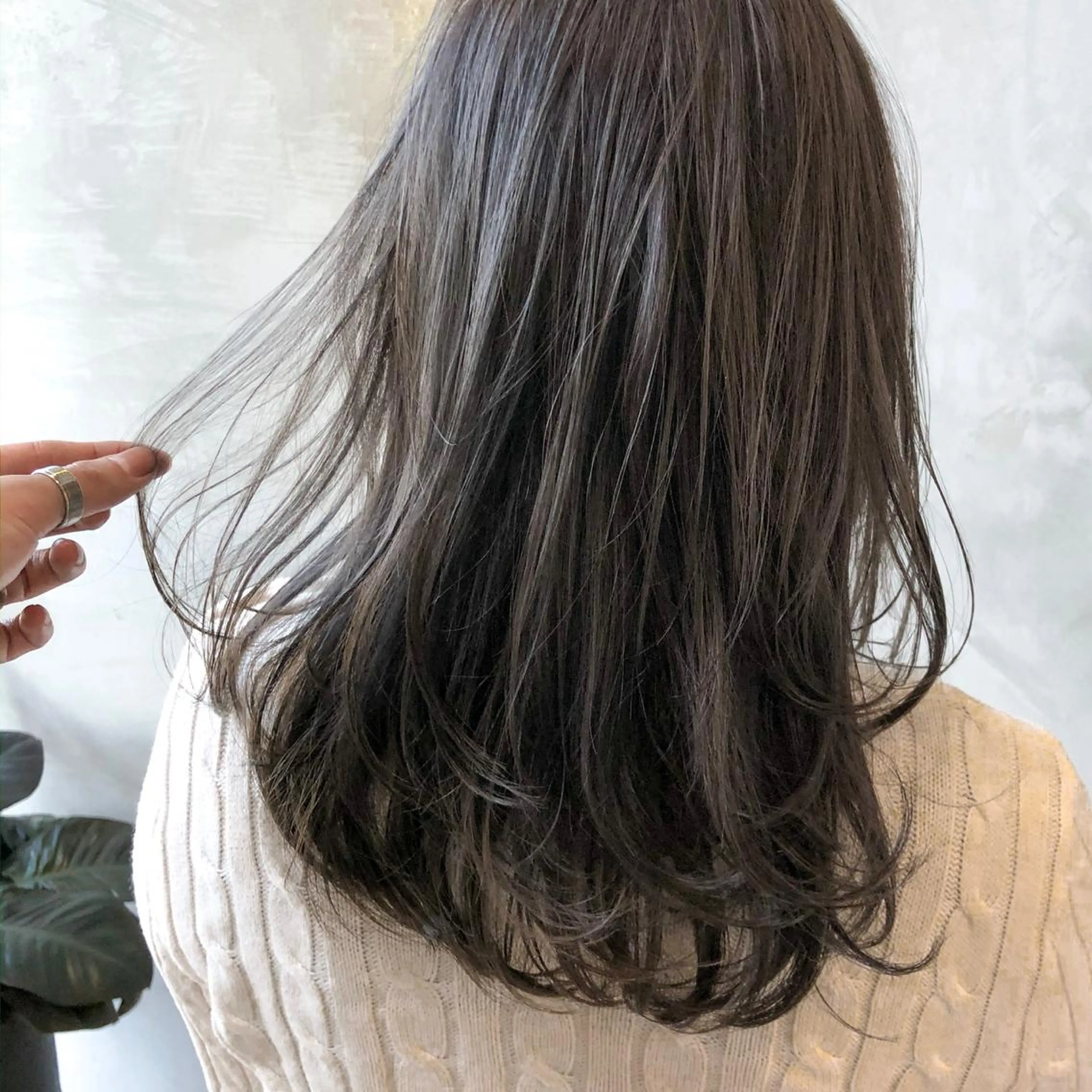 ミディアム カラー ヘアアレンジ ヘアカラー トリートメント TOMO GEEKS代表のヘアスタイル