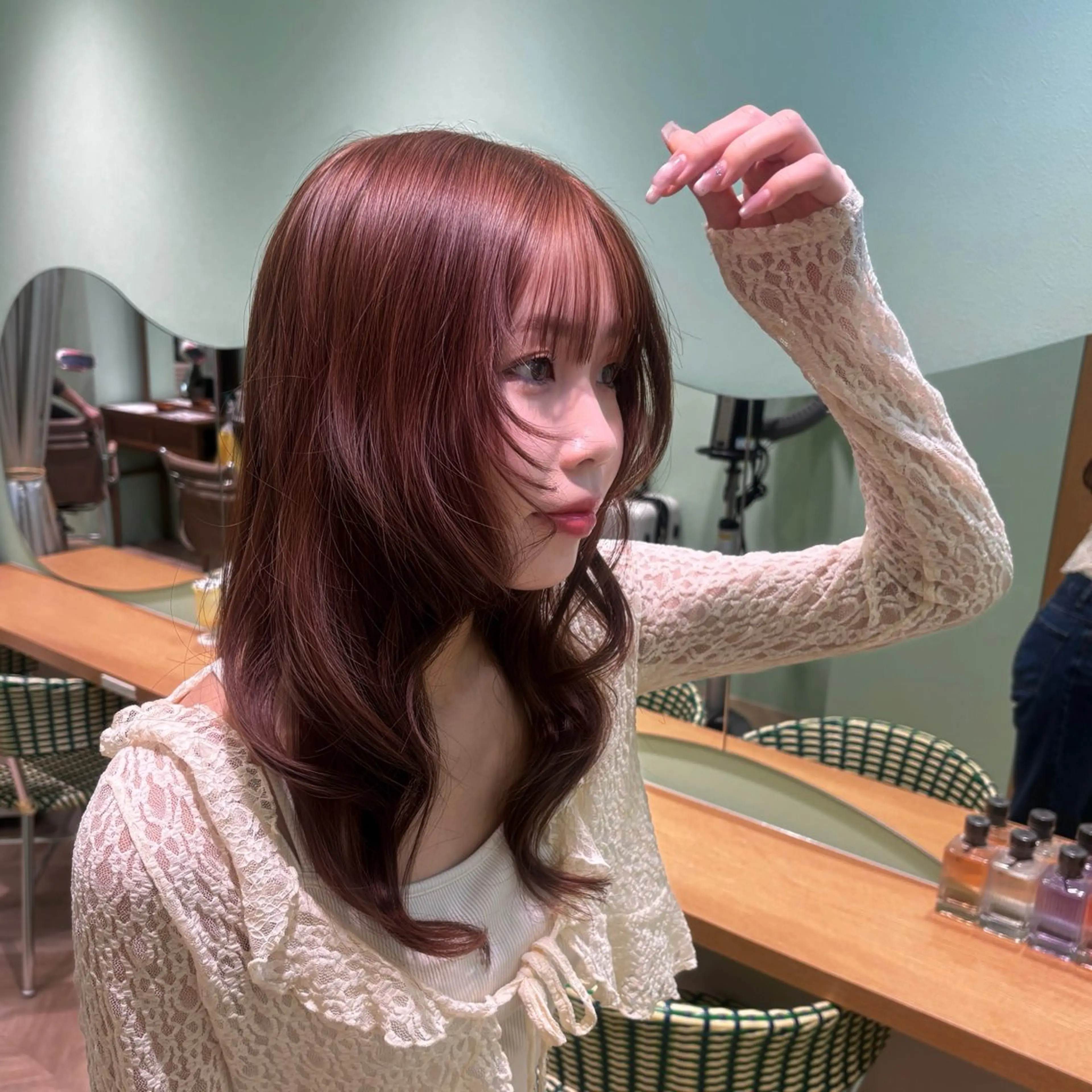 カラー ヘアカラー トリートメント あずみ🪽顔周りレイ ヤー×オリーブ🫒のヘアスタイル