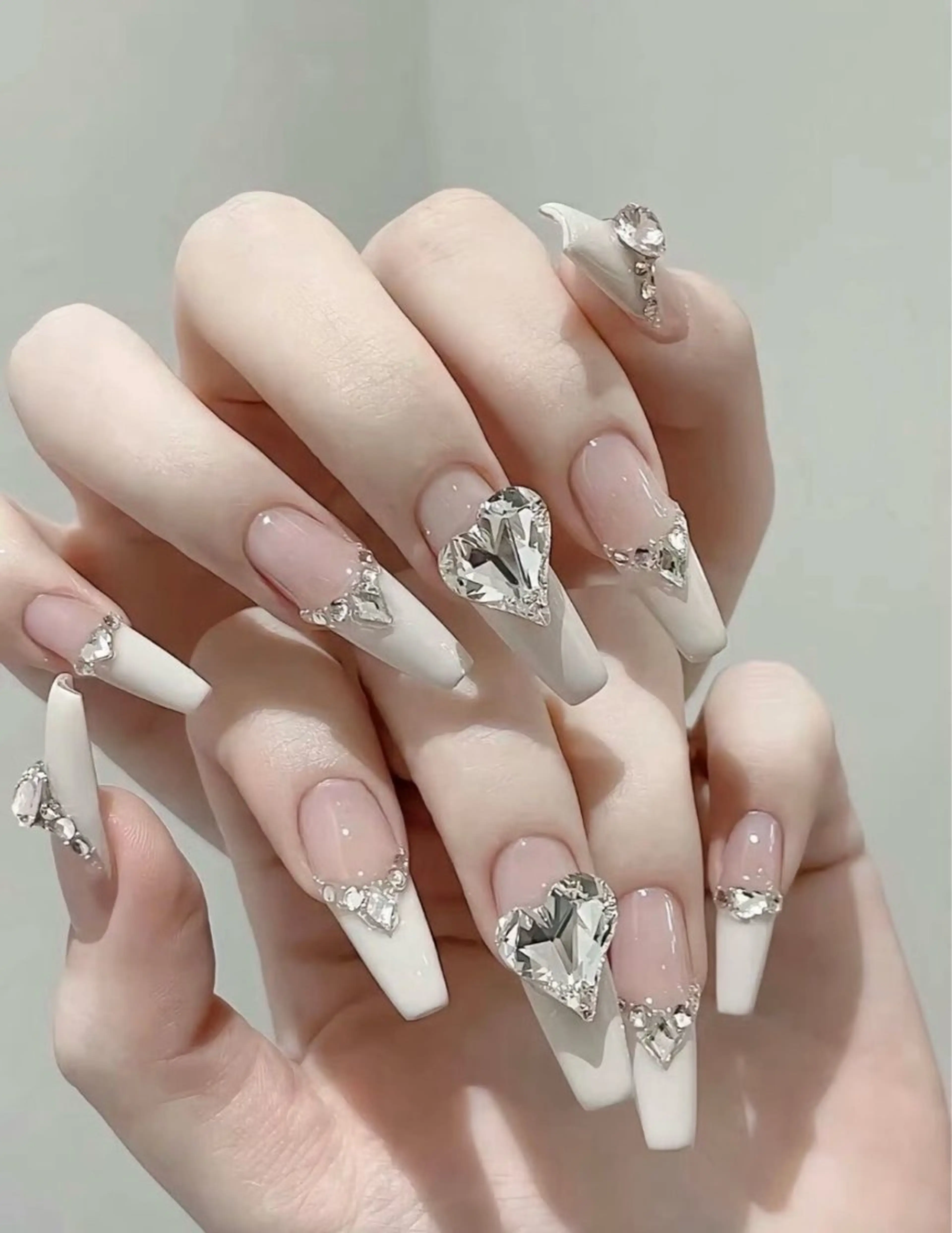 ネイル ハンドネイル 長さ出し専門 パーツのネイルデザイン