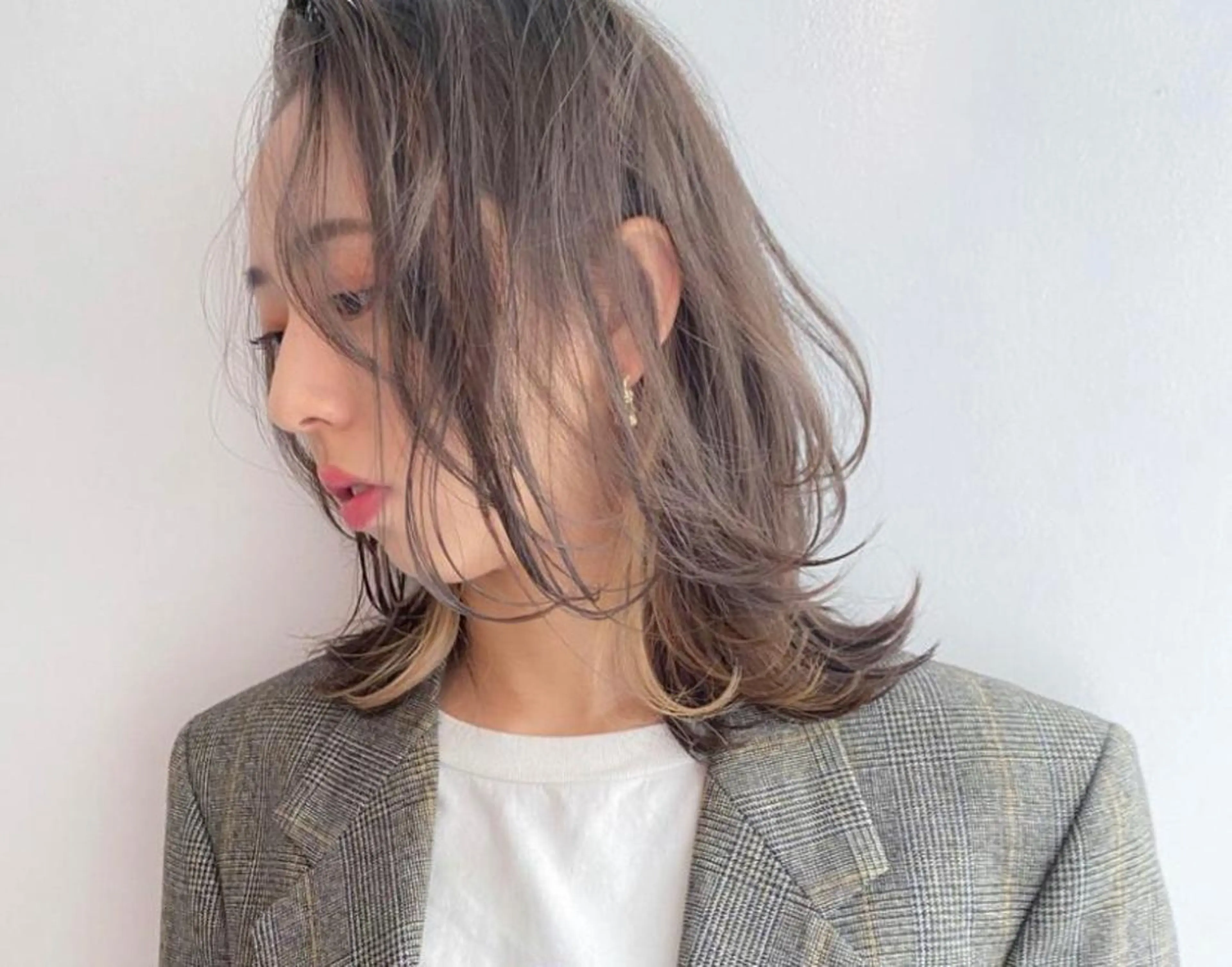 ミディアム カラー THE DAY所属・AKI HASHIMOTOのヘアスタイル