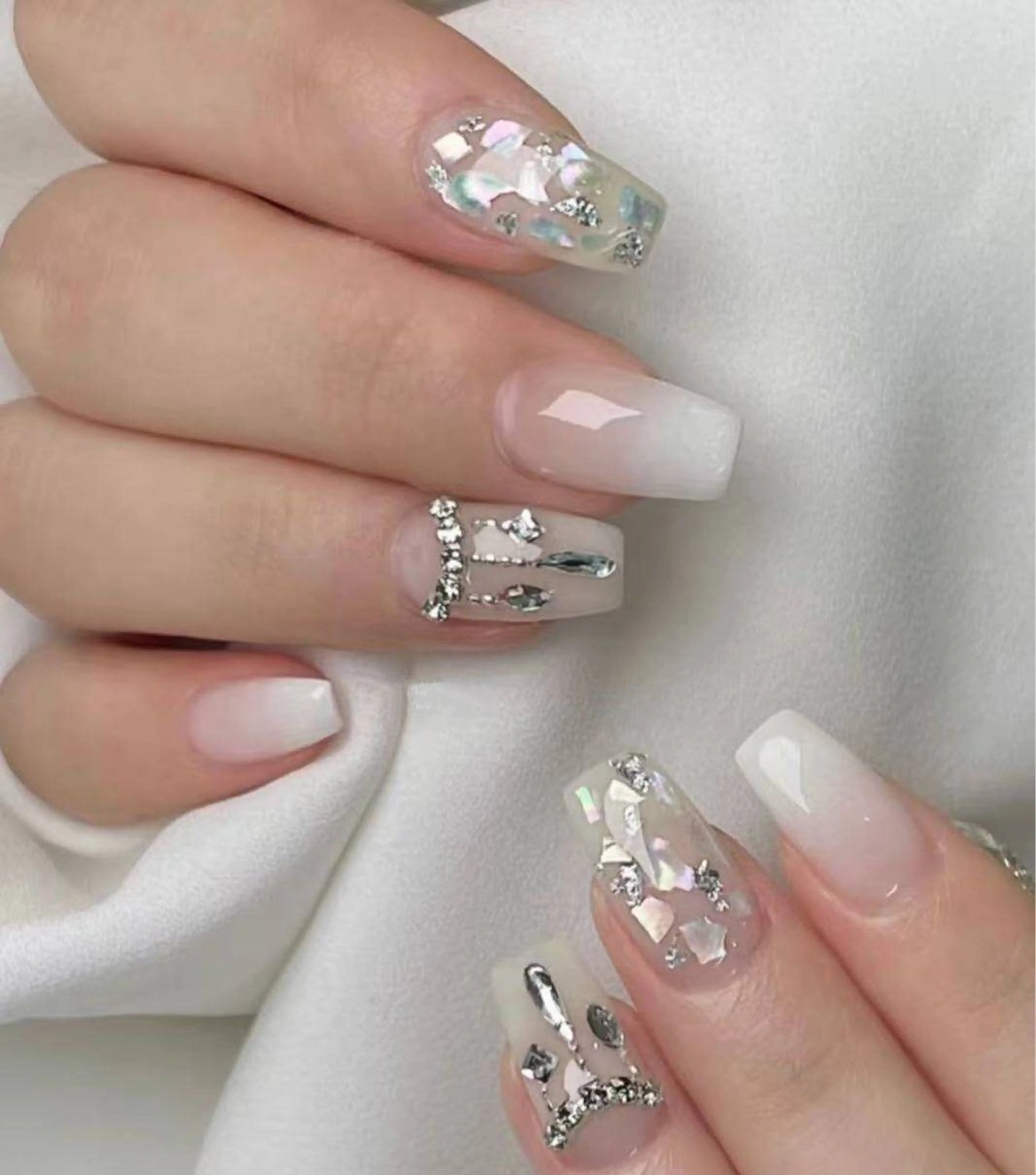 ネイル フラワーネイル フレンチネイル ジェルネイル ガラスフレンチ ハート ハンドネイル BabyYouMi ねねのネイルデザイン