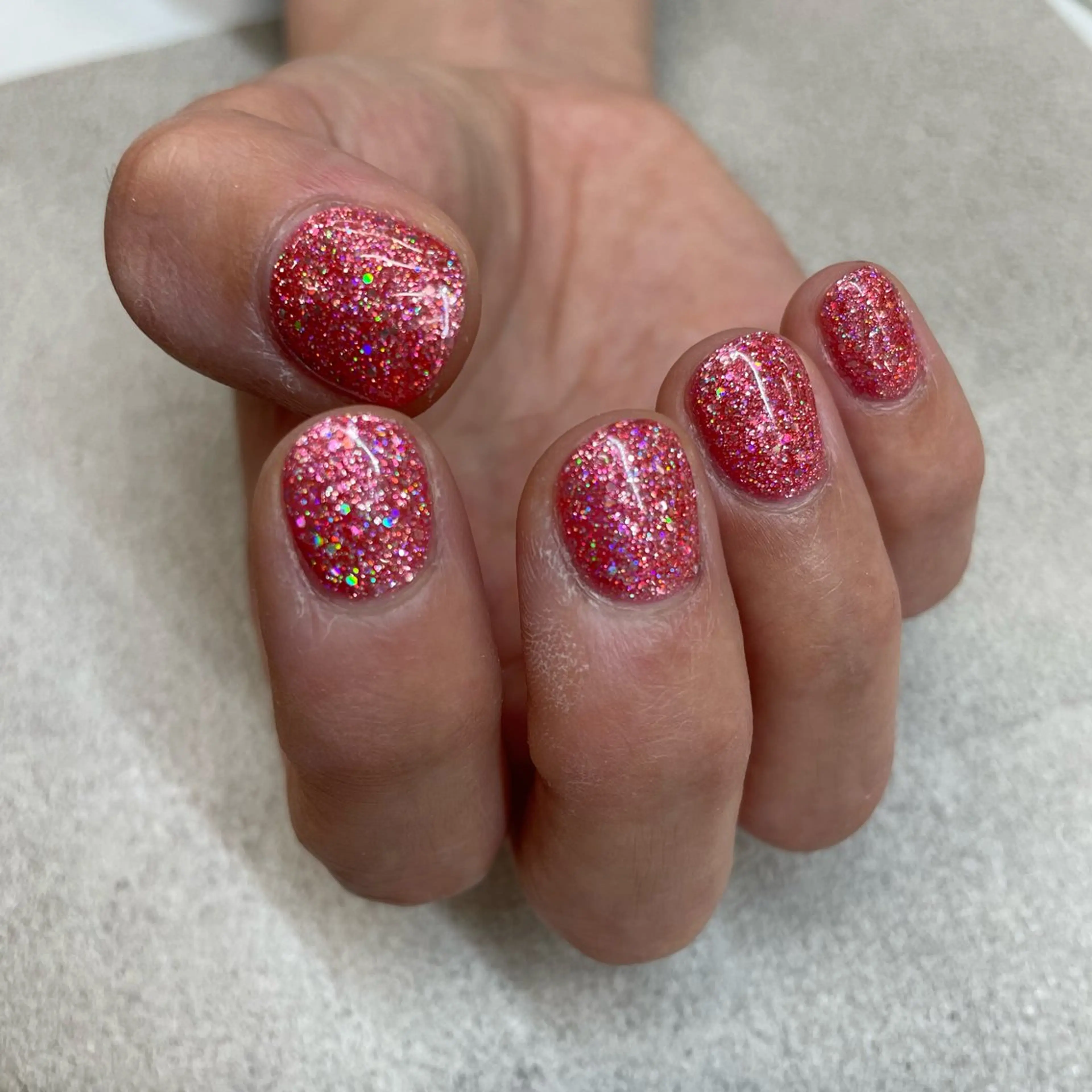 ネイル ゴールド グラデーション ラメ(グリッター) ワンカラーネイル シルバー MAXKELLY EMIのネイルデザイン