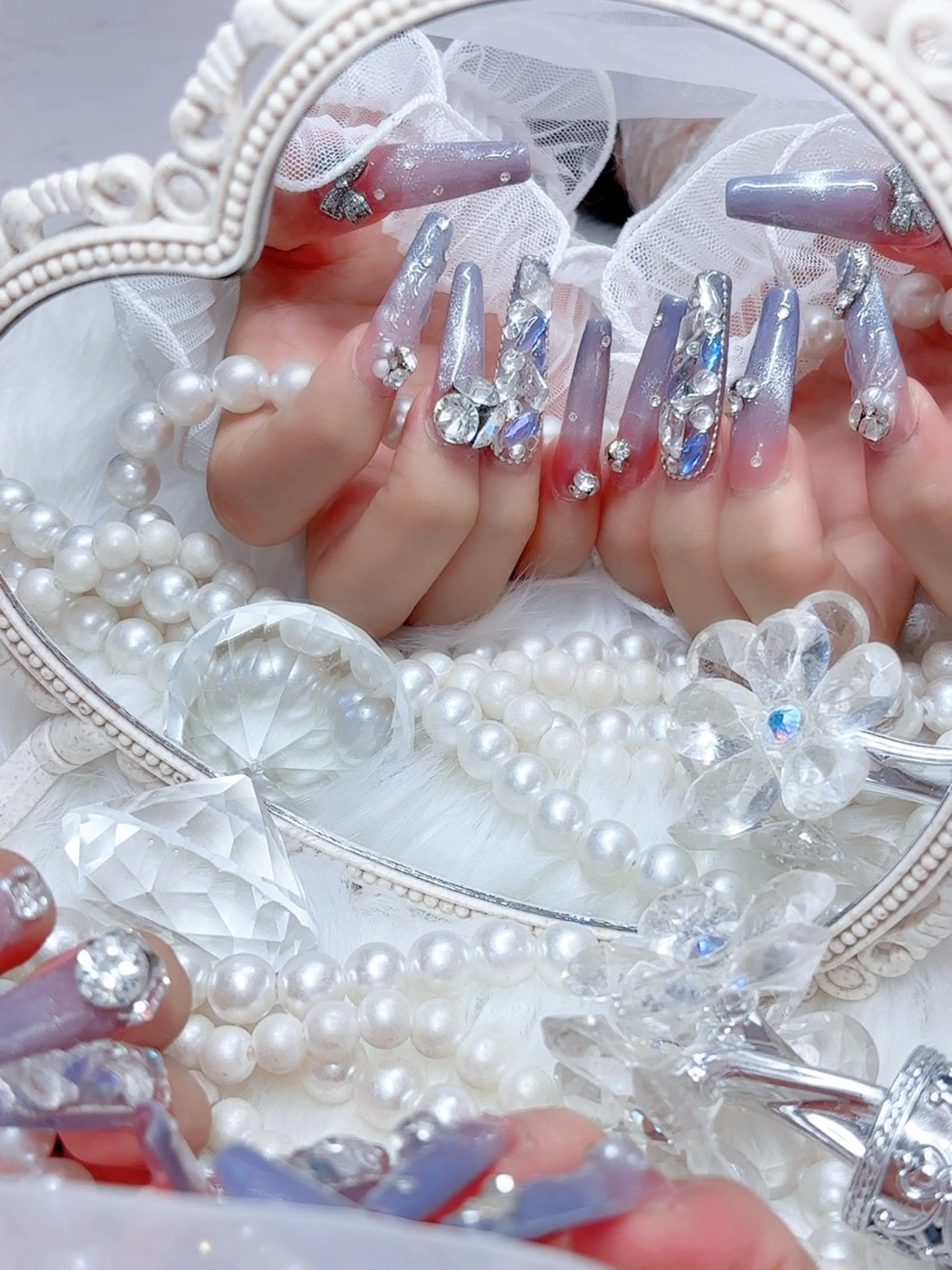 ネイル オーロラネイル 成人式 フットネイル 韓国ネイル ロングネイル Yudia🦋 azuのネイルデザイン