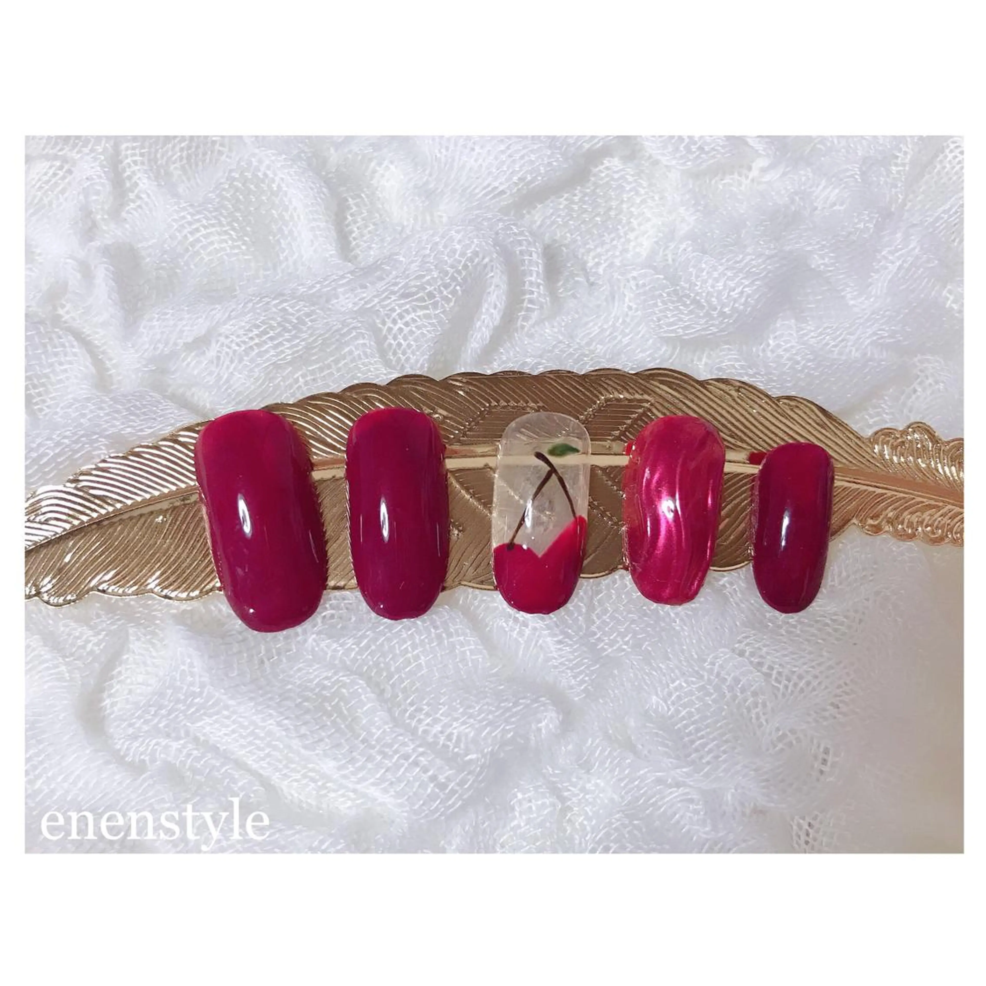 ショート ネイル アートネイル ジェルネイル ミラーネイル 赤色 ハンドネイル 👑enen style👑のネイルデザイン