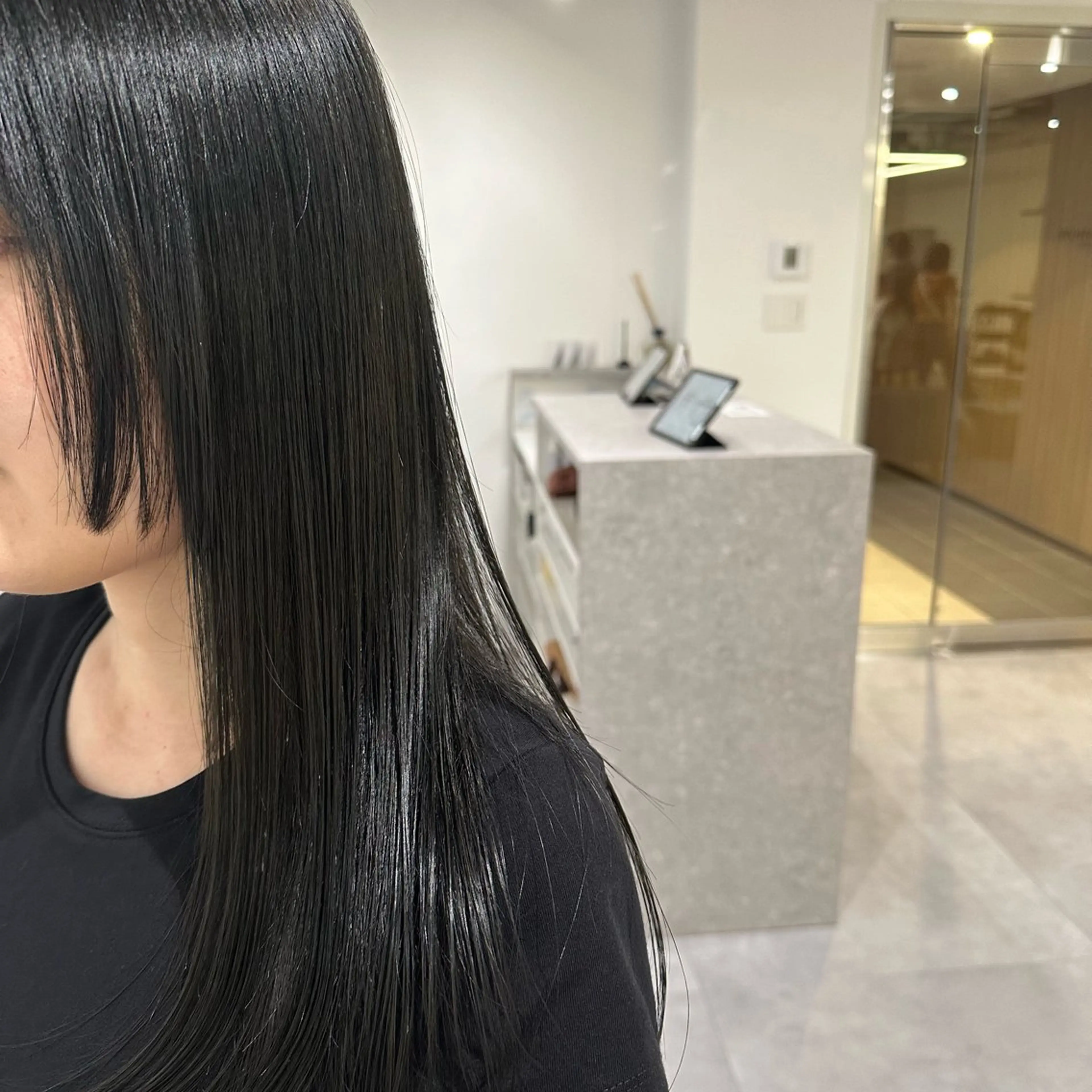 ロング 顔周りカット 姫カット アンニュイヘア/ 顔周りカット/眞弓萌のヘアスタイル