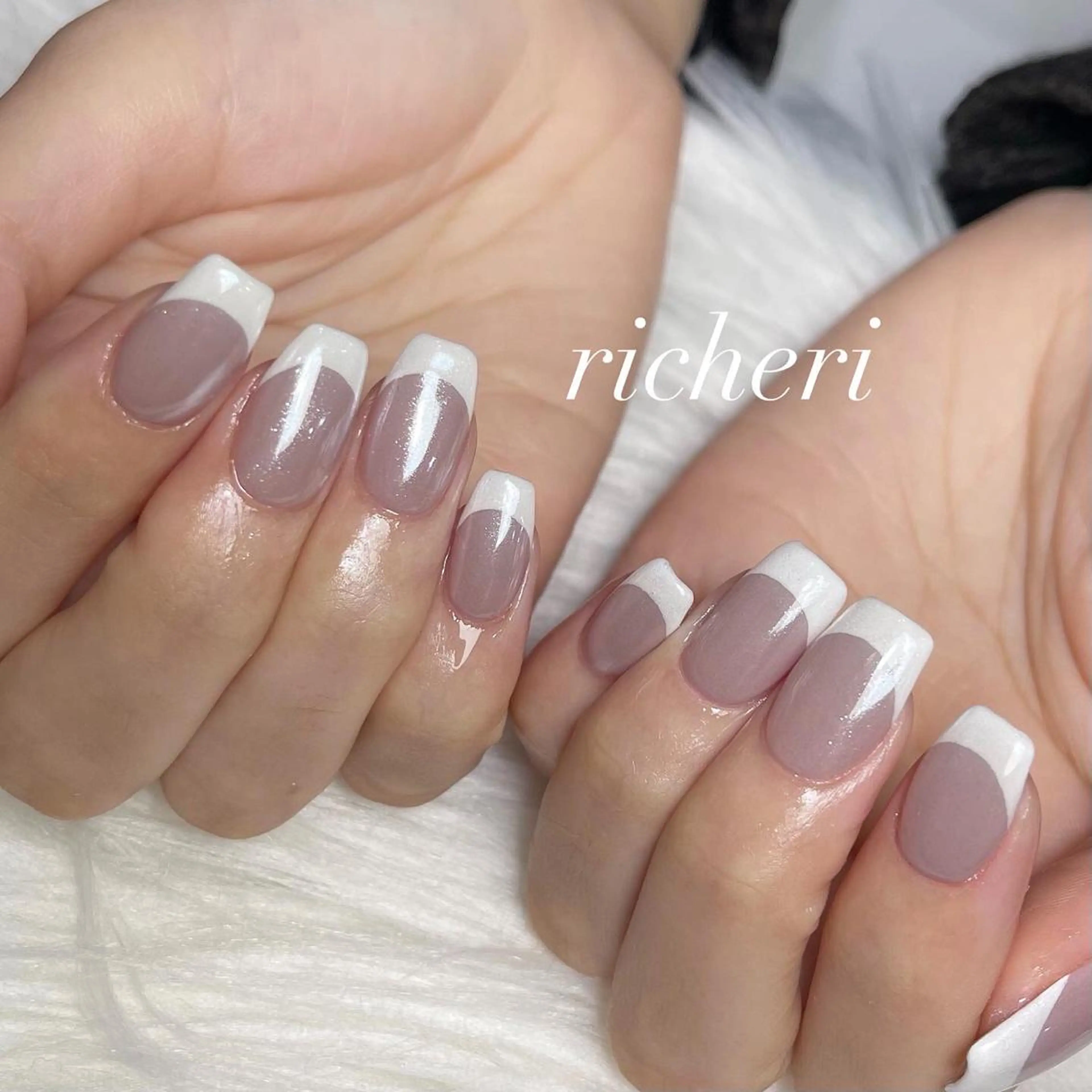 ミディアム ネイル 韓国風ヘア アートネイル フレンチネイル ジェルネイル ガラスフレンチ richeri beautyのエステ・リラクイメージ