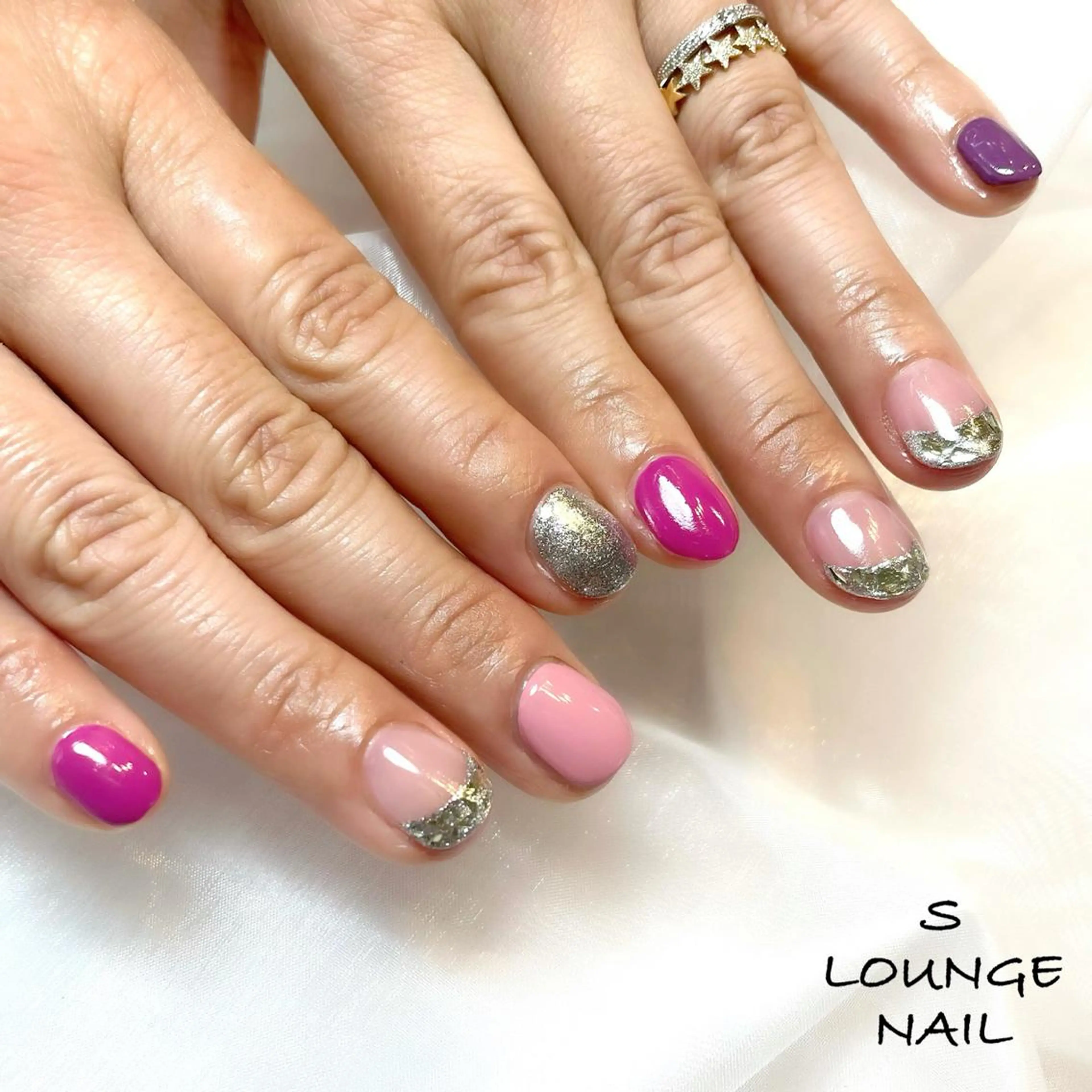 ネイル フレンチネイル ガラスフレンチ ハンドネイル フットネイル S LOUNGE NAIL所属・パーツたくさん🍓 SUMIのネイルデザイン