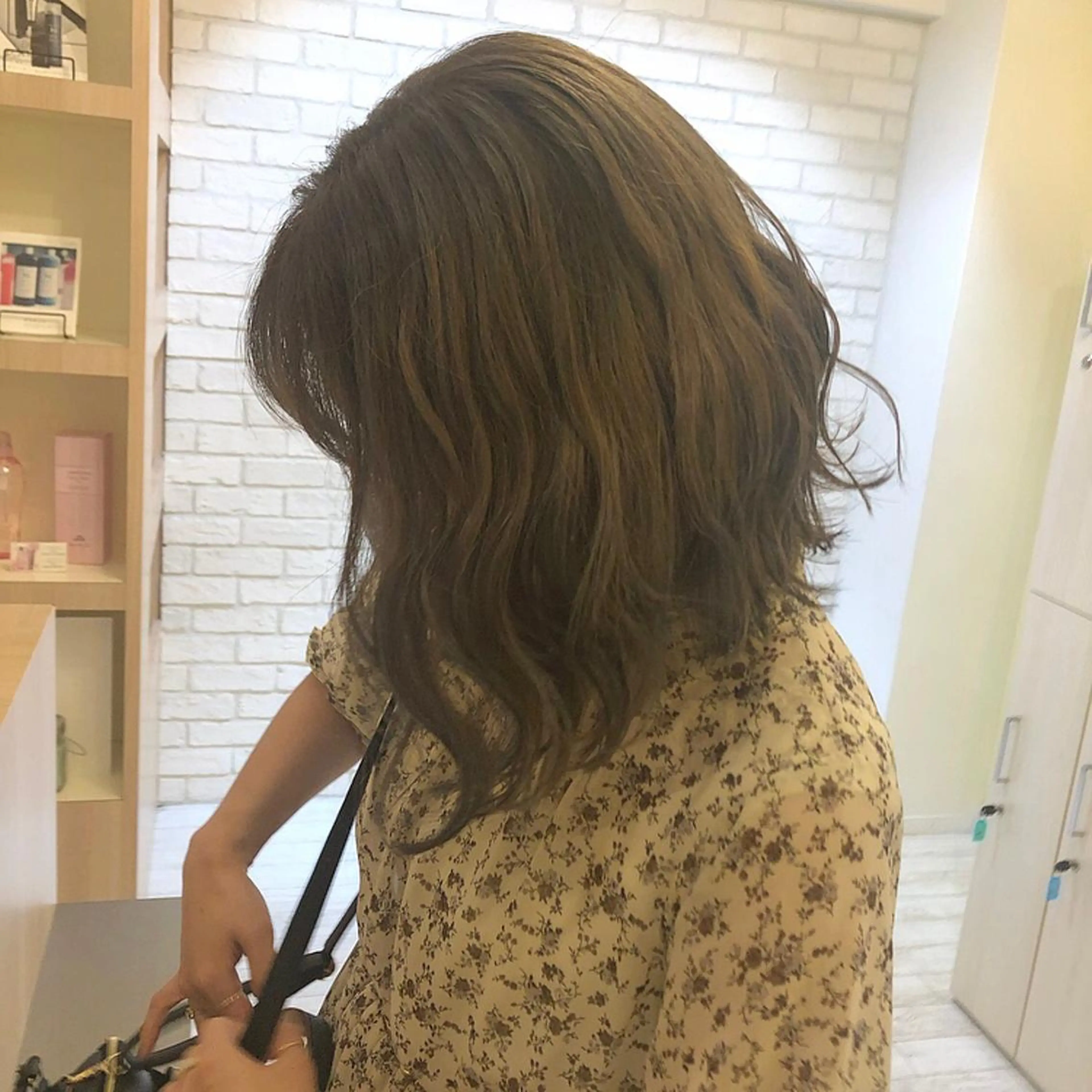 セミロング カラー ブリーチ 透明感カラー グレージュ ブリーチなしカラー charer eye salon所属・マブチ キサラのマツエク・マツパデザイン