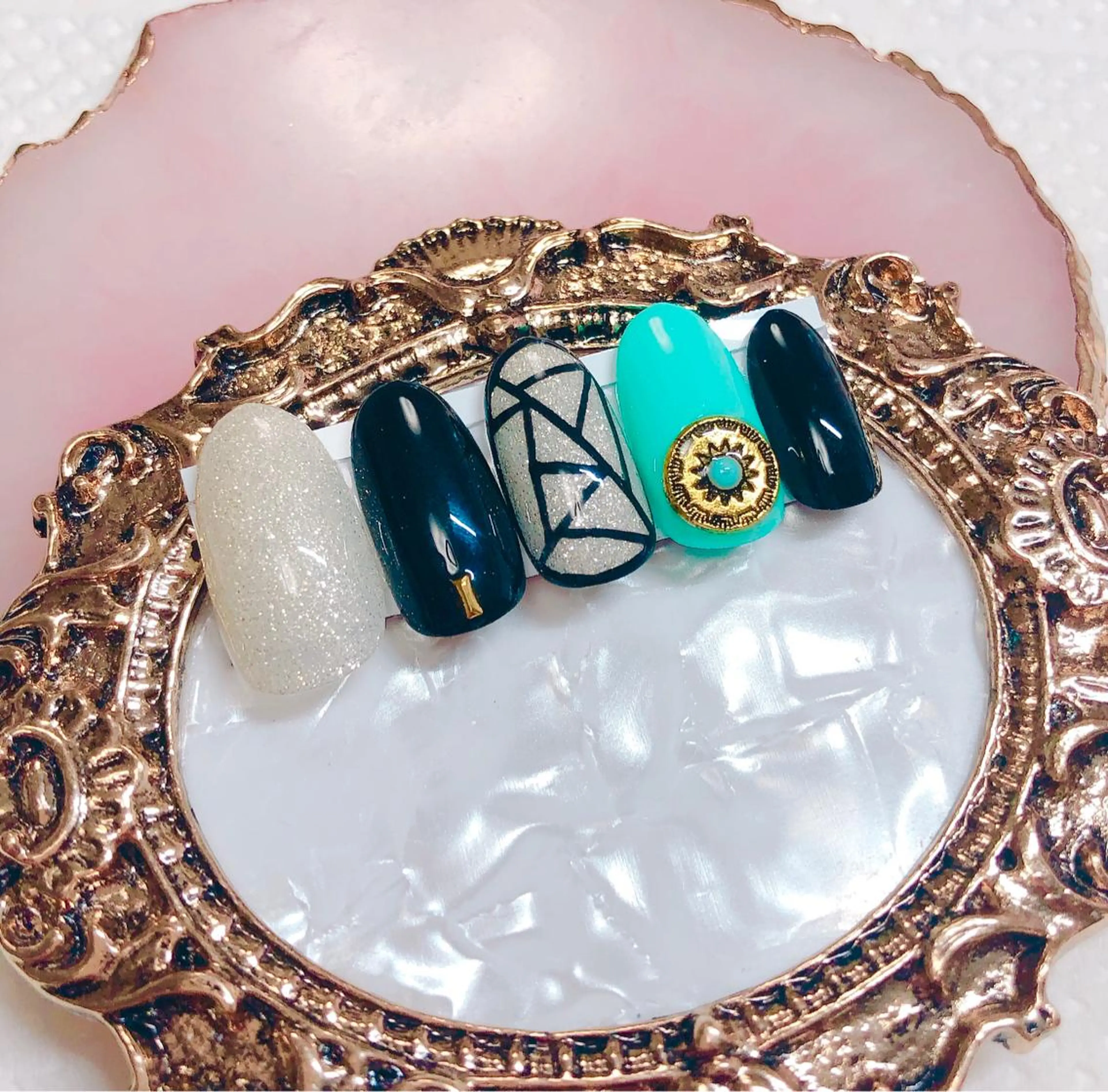 ネイル ハンドネイル CROWN プライベートサロンのネイルデザイン