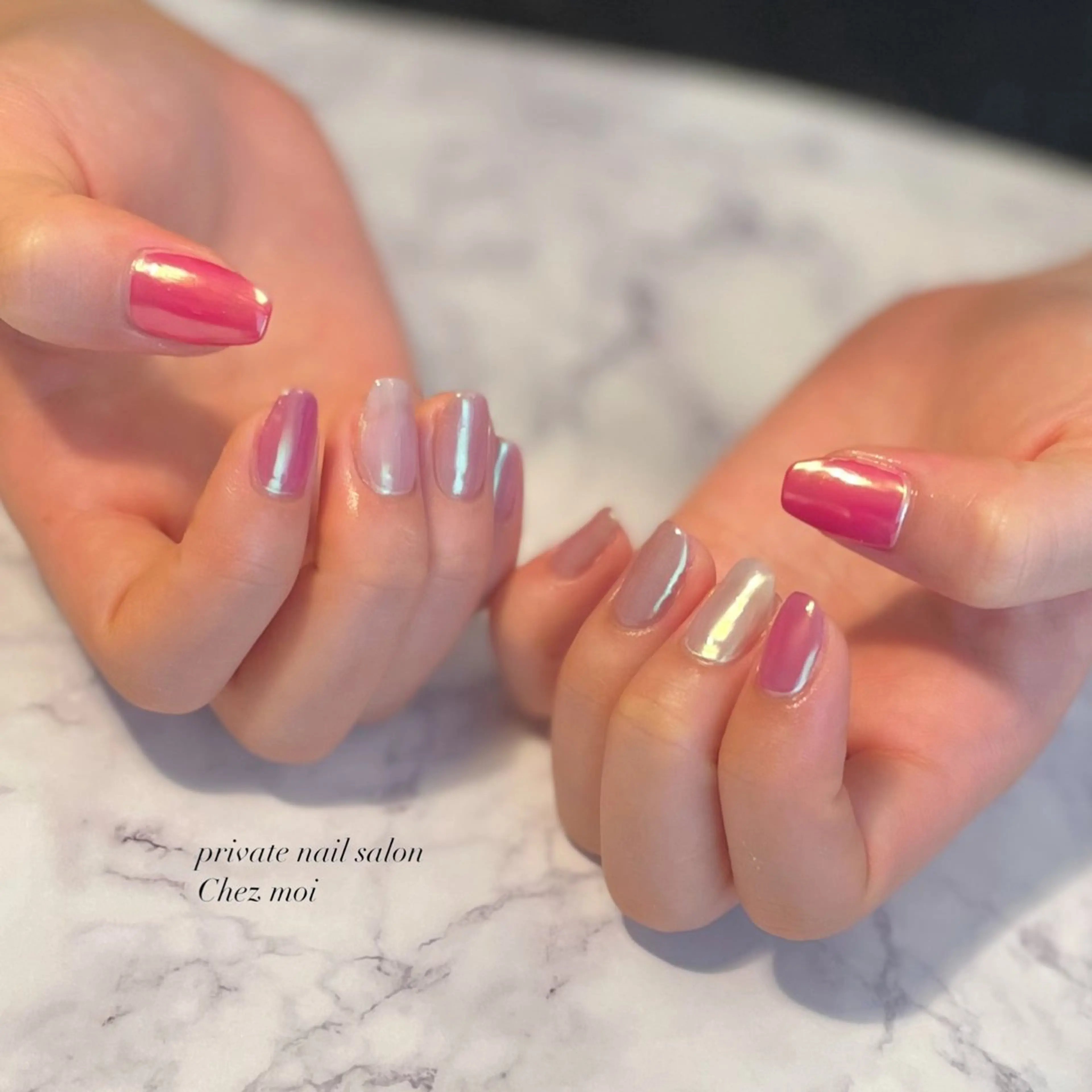 ネイル オーロラネイル ミラーネイル KOMINE TOMOKOのネイルデザイン