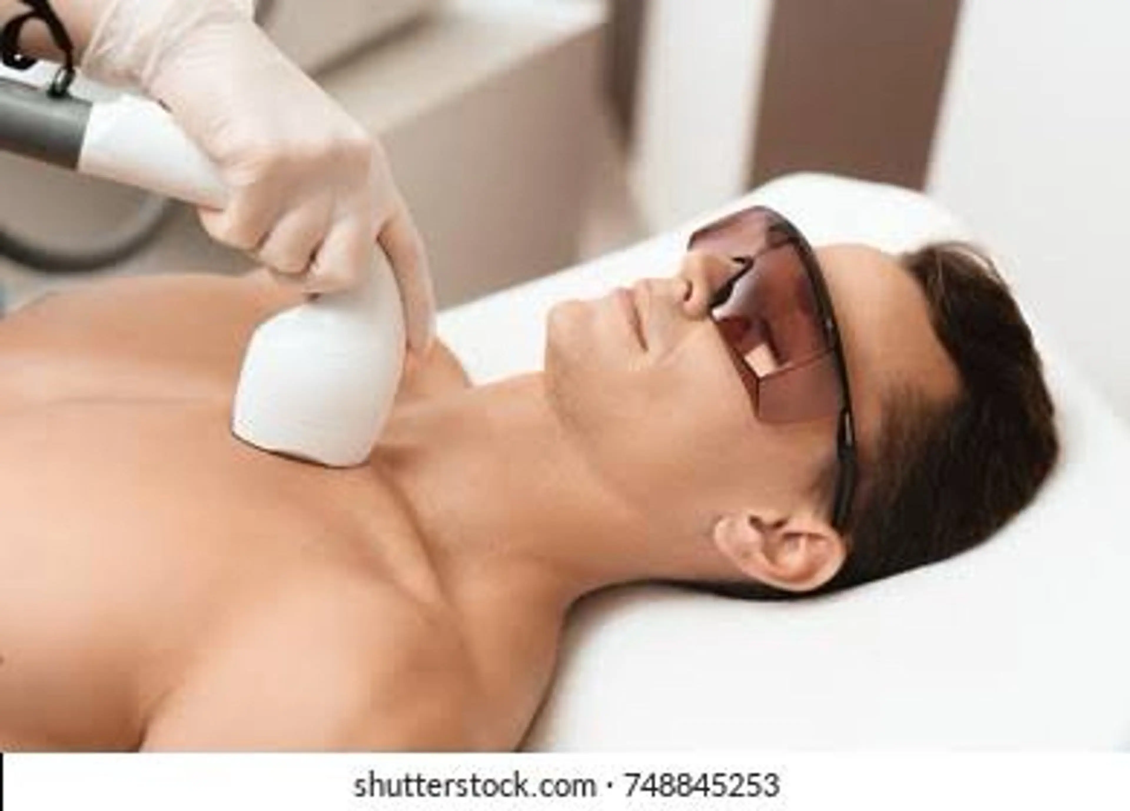 男性全身(顔・VIO除く)の写真