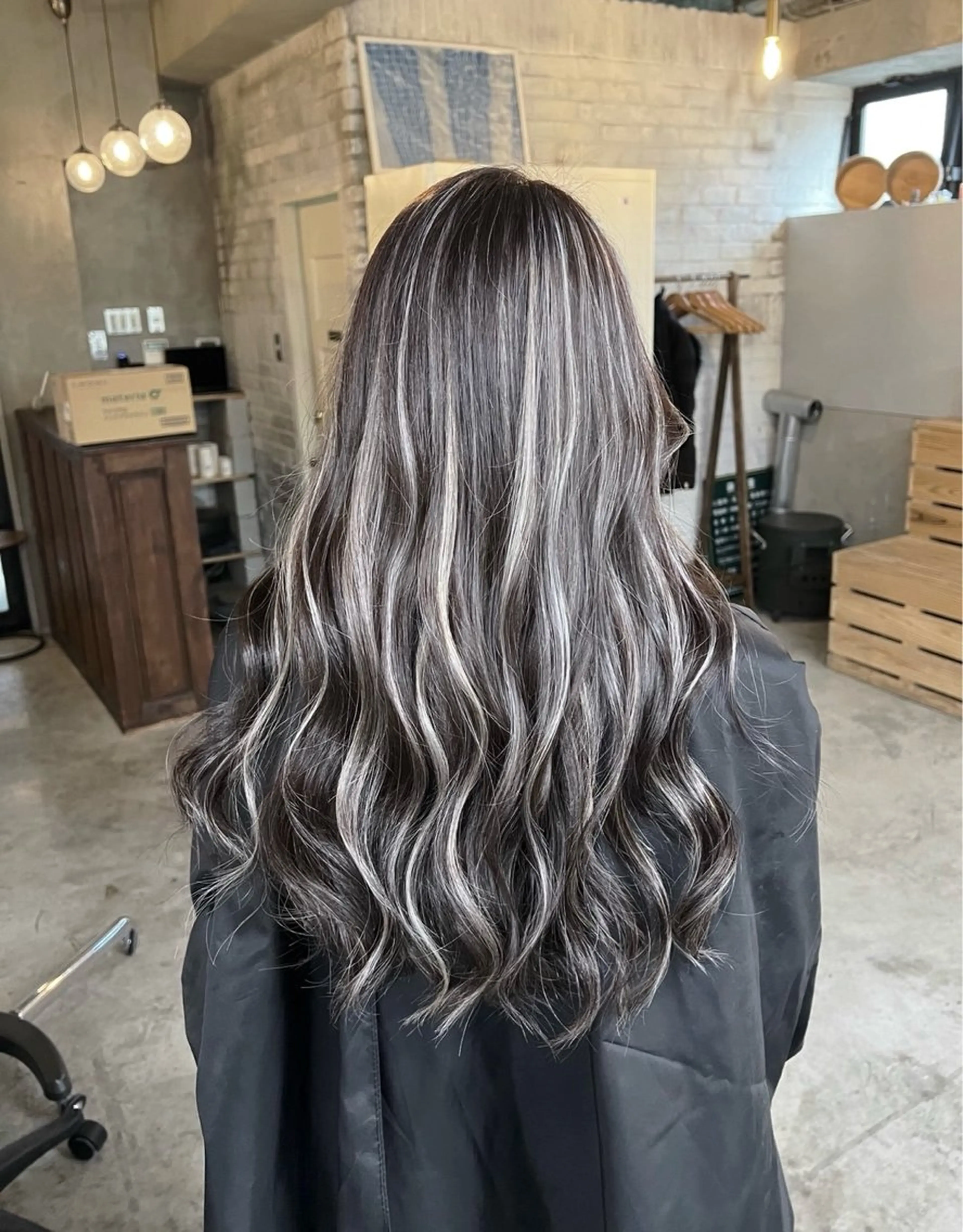 ロング カラー ダークグレー ダークグレージュ グレージュ ハイライトカラー ハイライト ヘアカラー トリートメント ROBIN所属・指名数No.1 /NAOYAのヘアスタイル